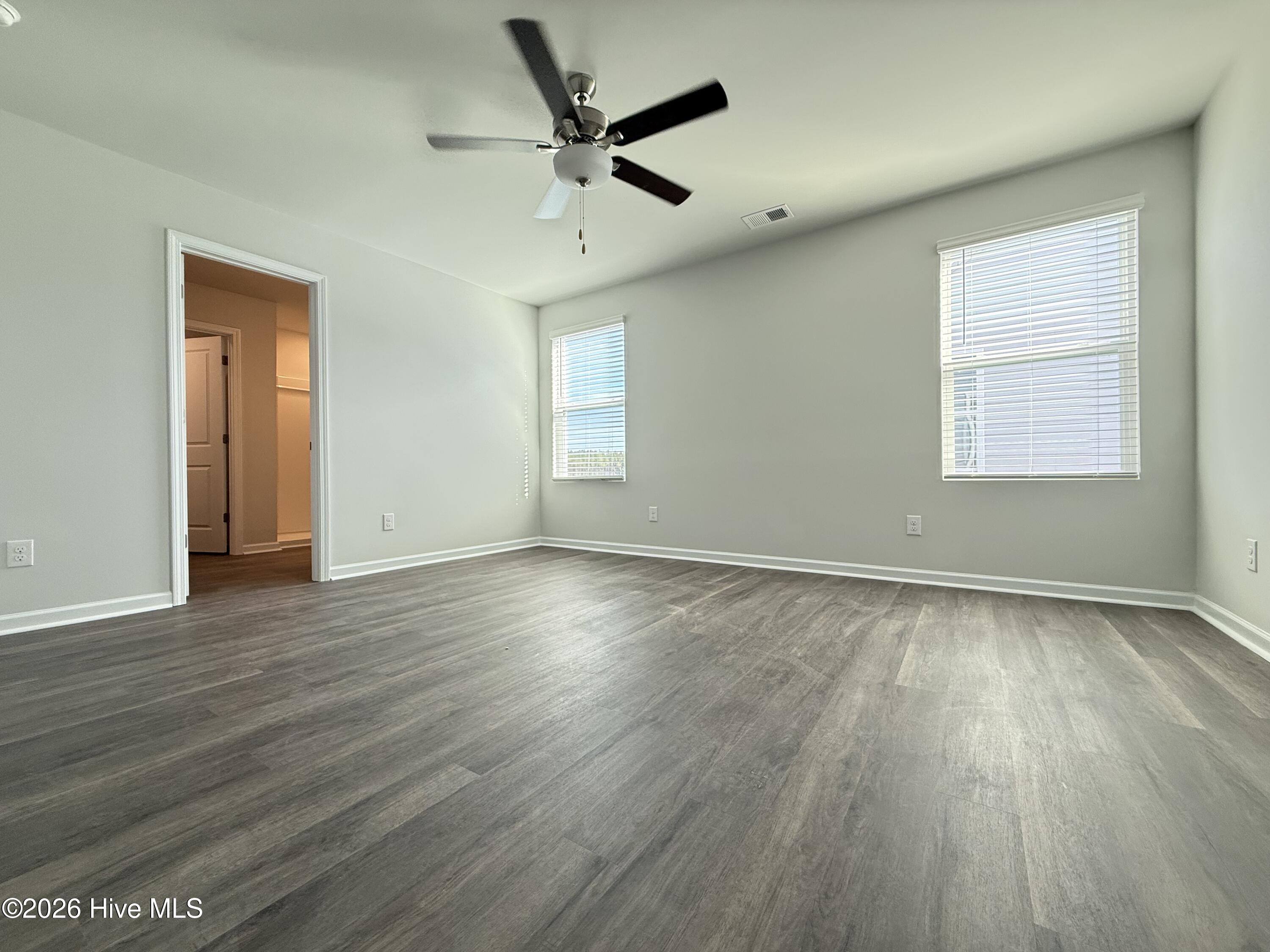 100526305 | Photo 35