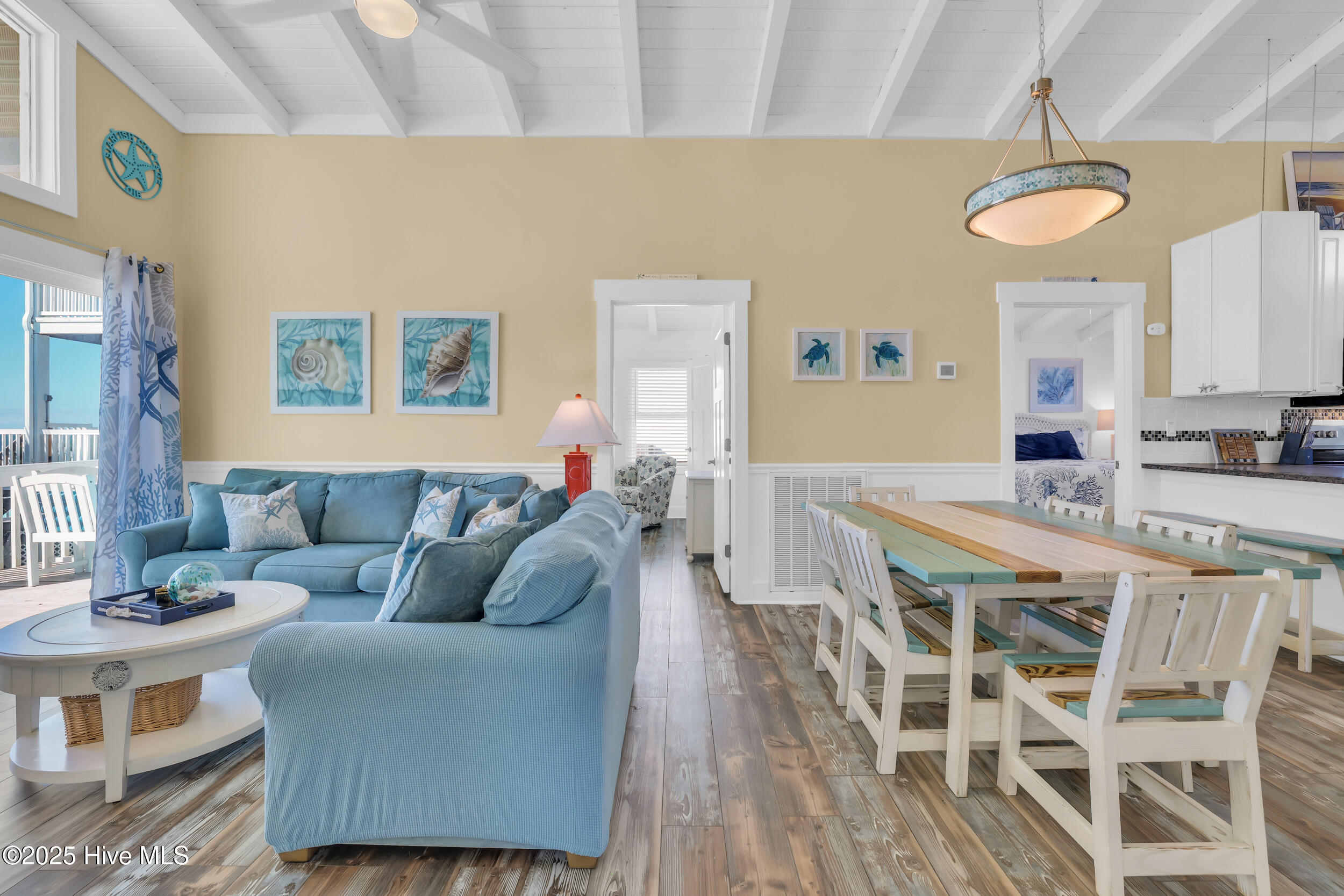 100536286 | Photo 19