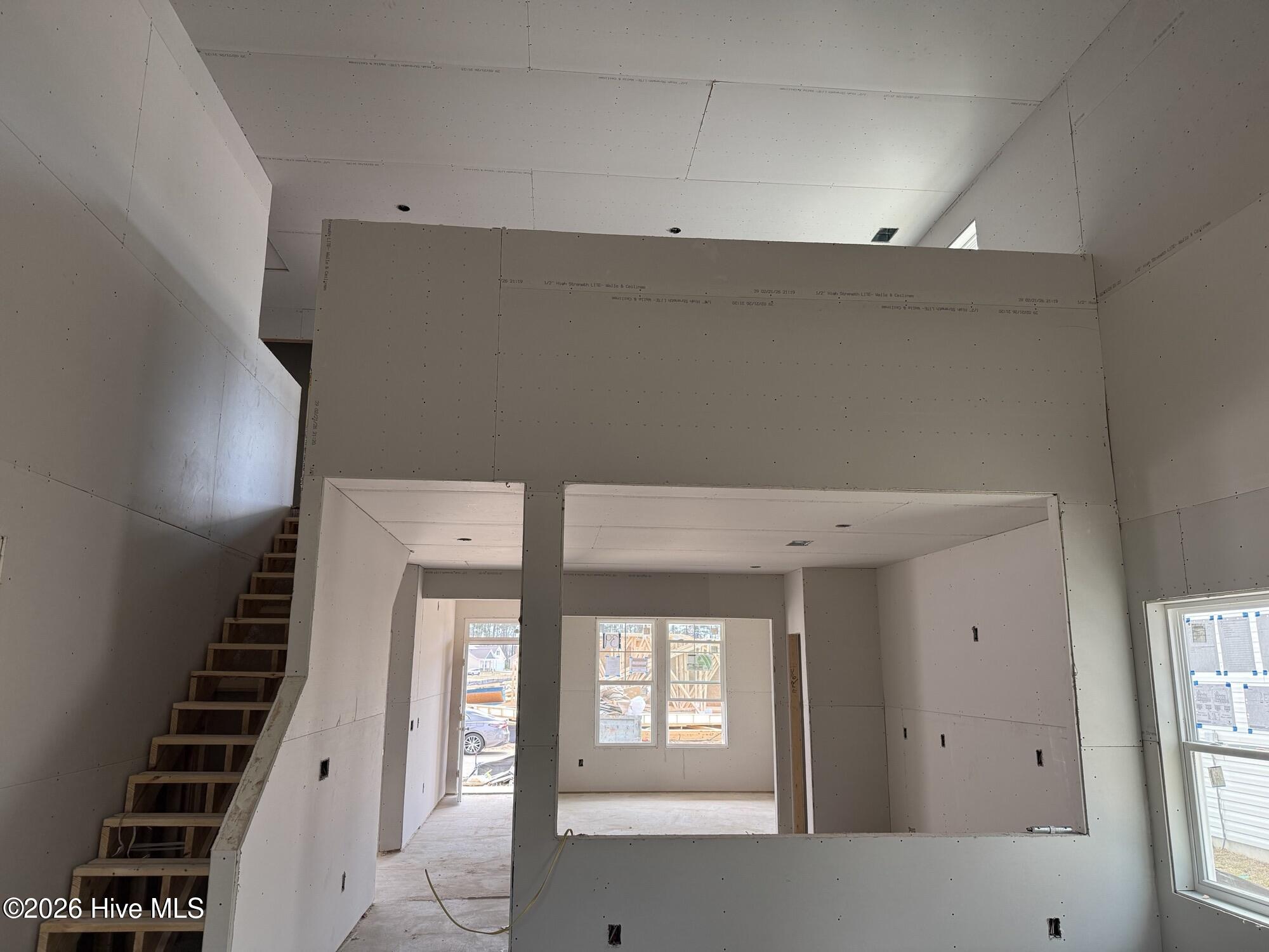 100549745 | Photo 16