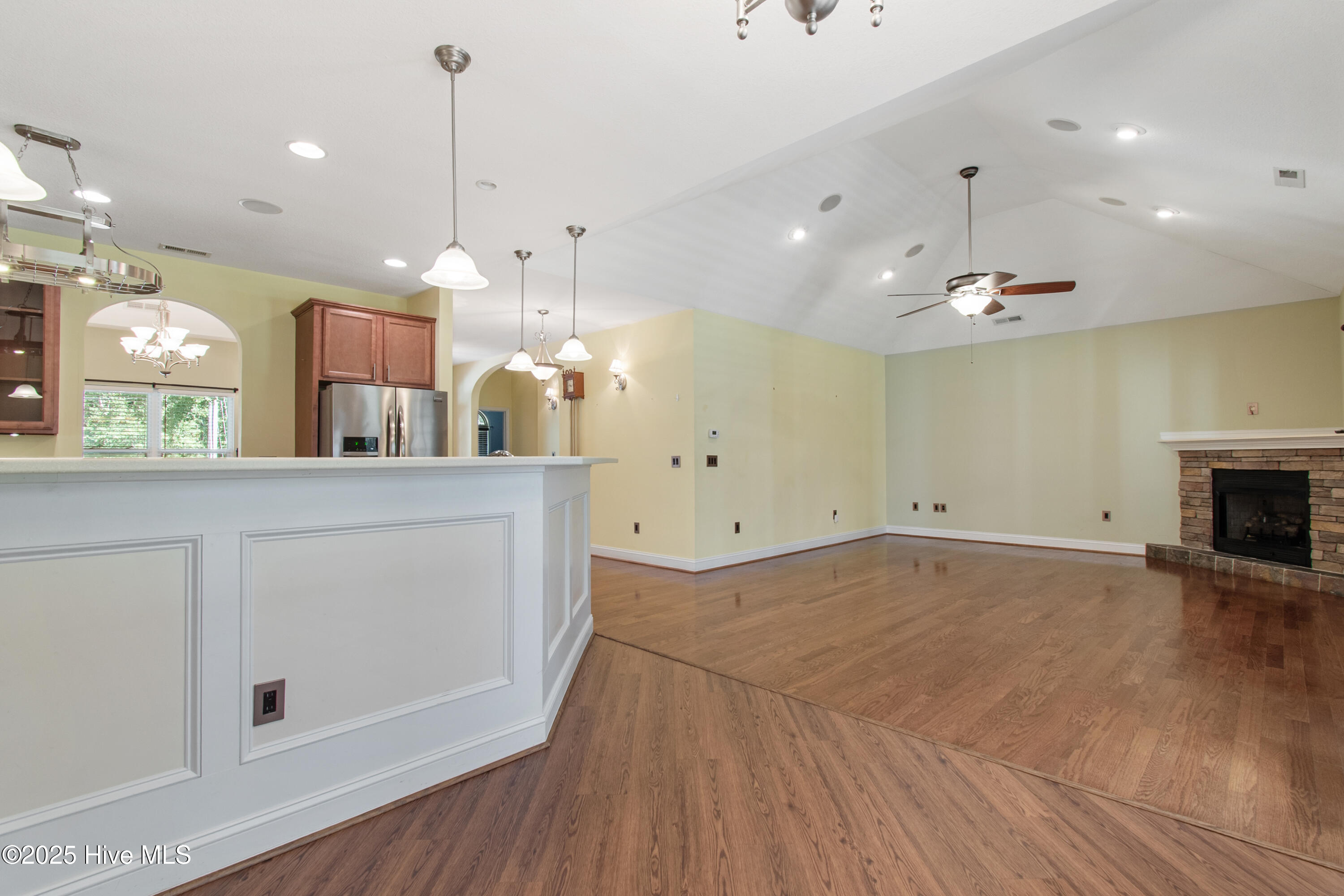 100532491 | Photo 15