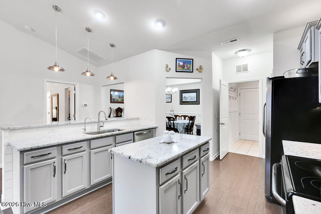 100553191 | Photo 12