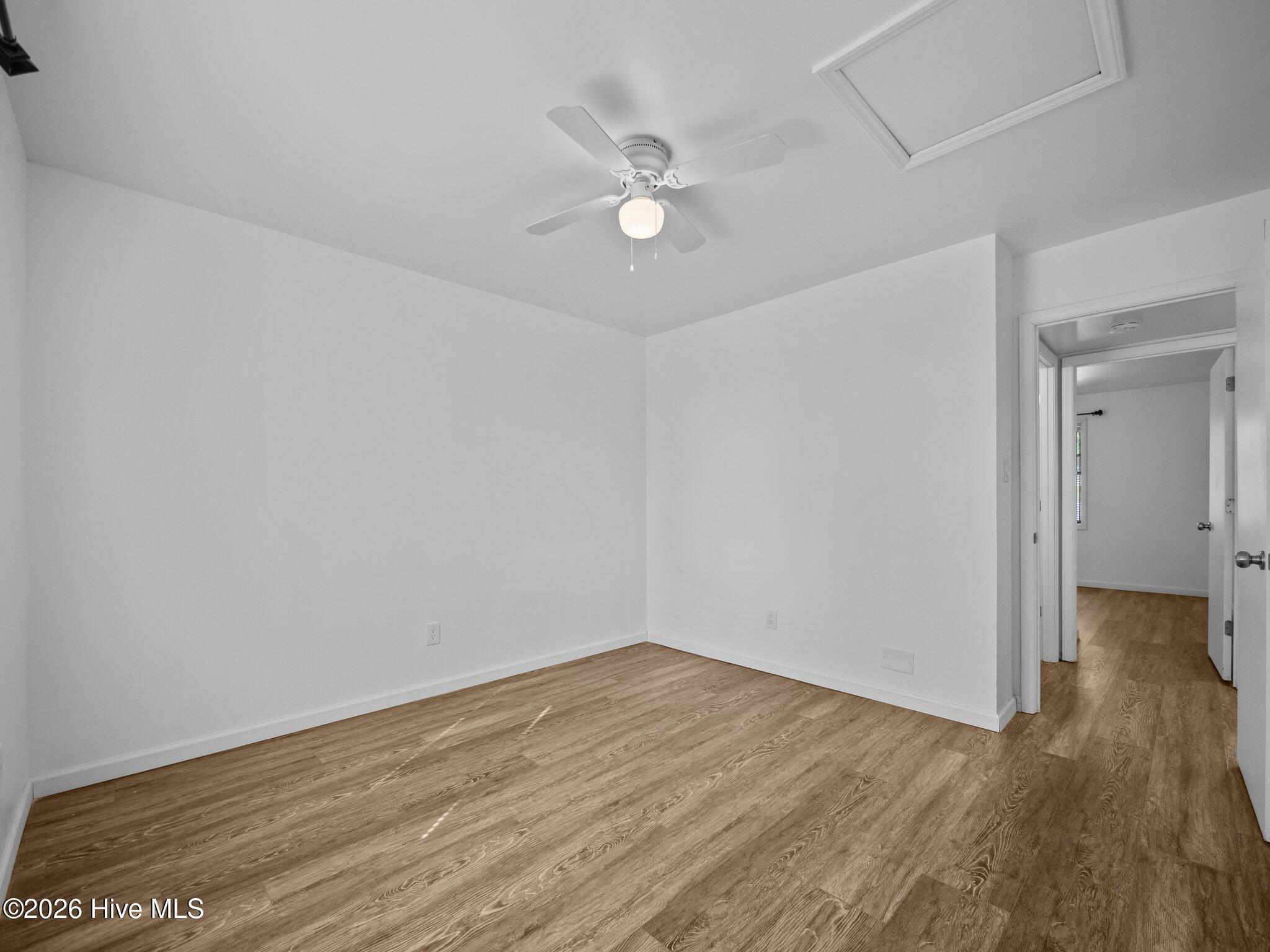 100566781 | Photo 14