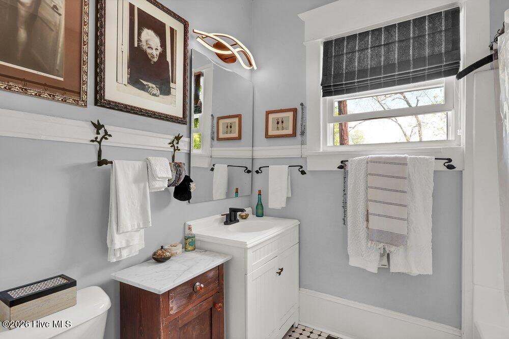 100566675 | Photo 26