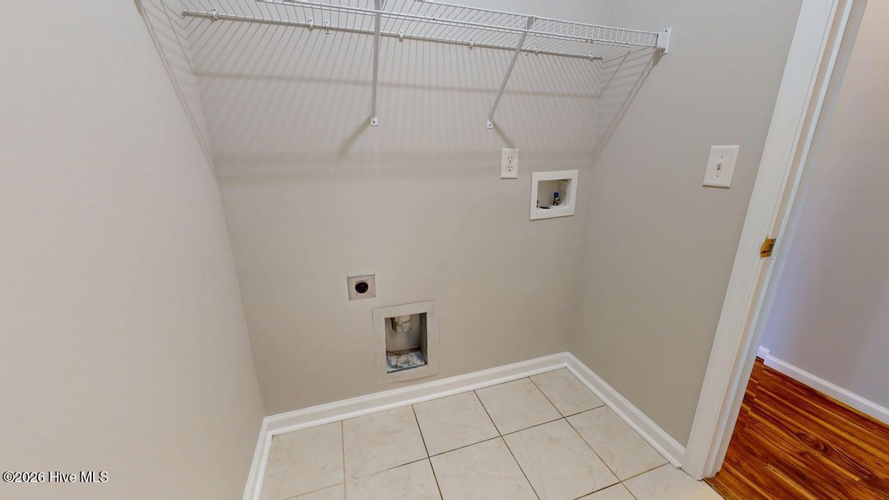 100564739 | Photo 35