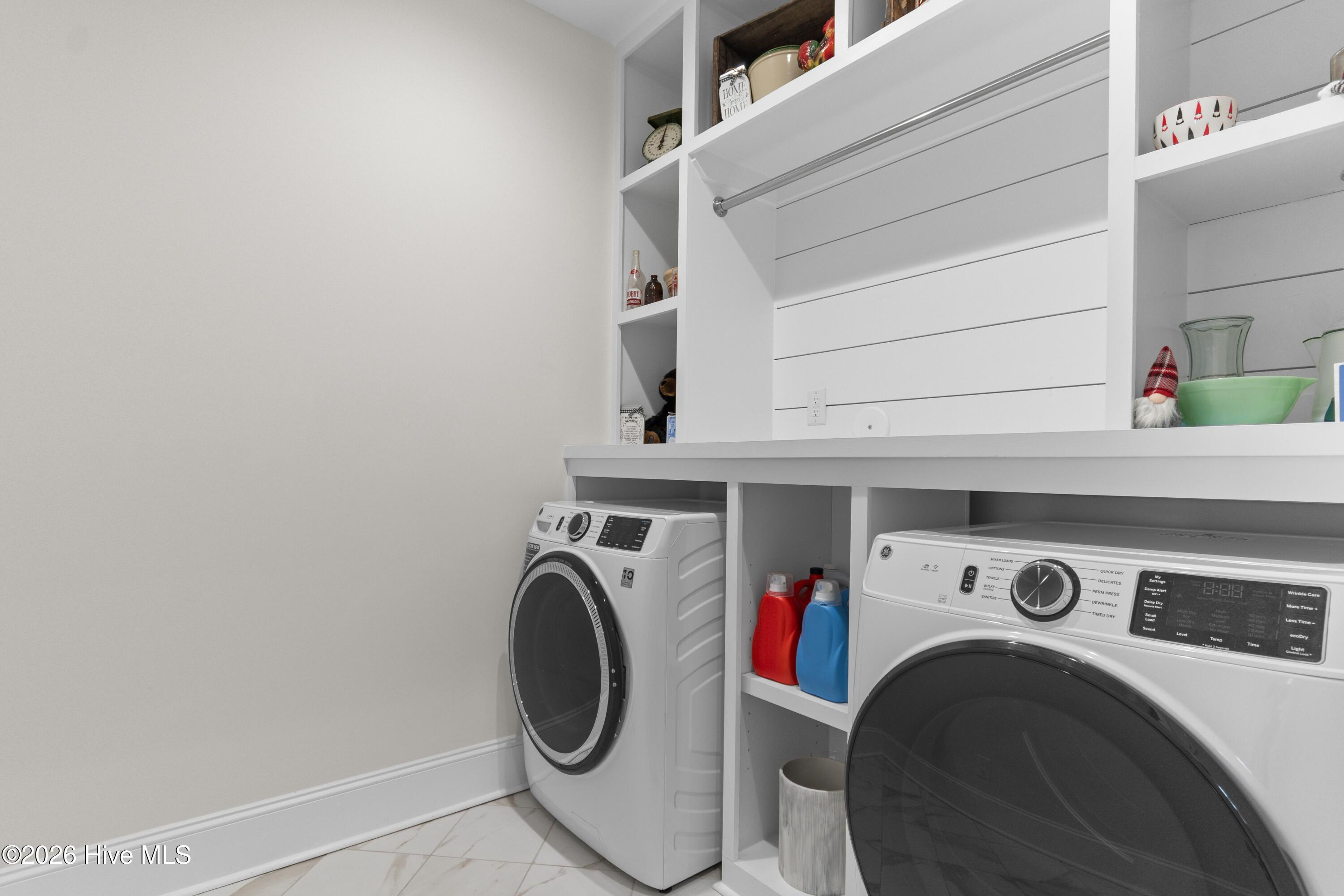 100555426 | Photo 30