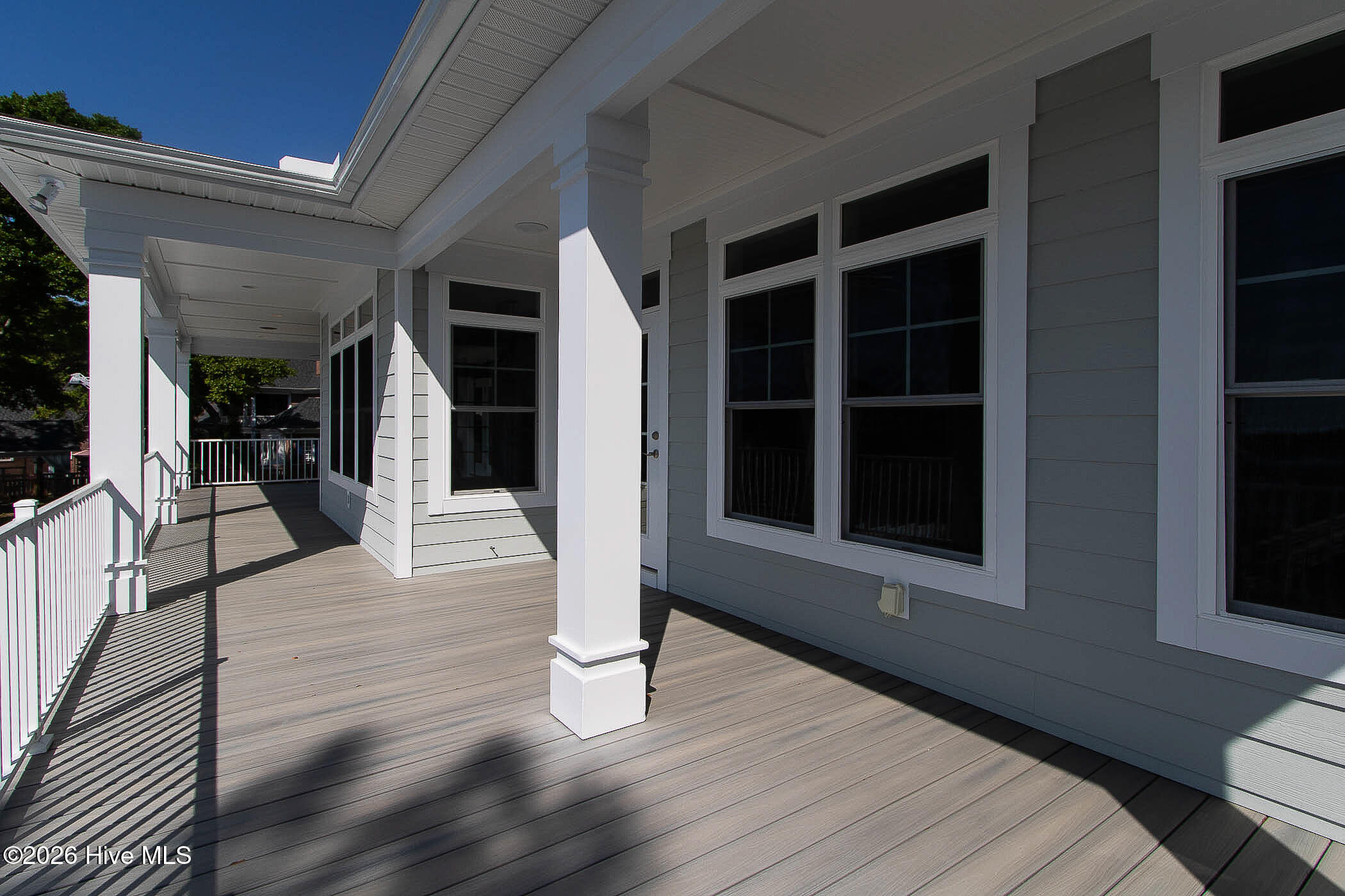 100568588 | Photo 70