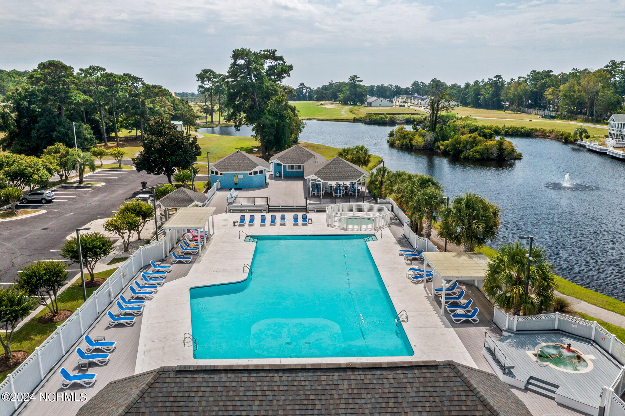 100468639 | Photo 36