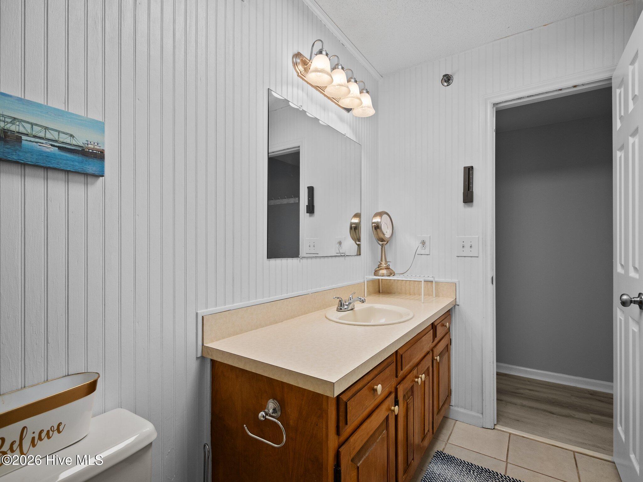 100548532 | Photo 20