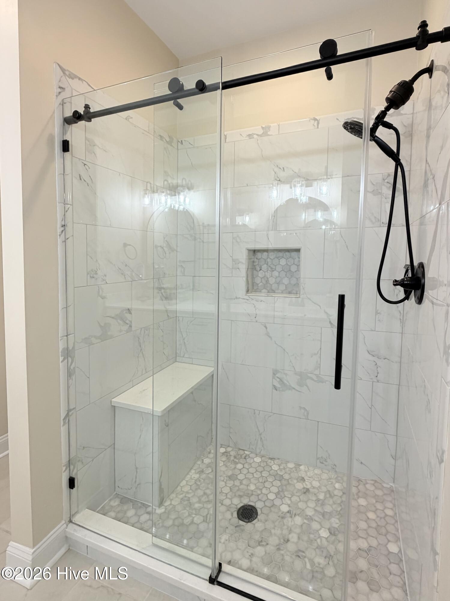 100552886 | Photo 29