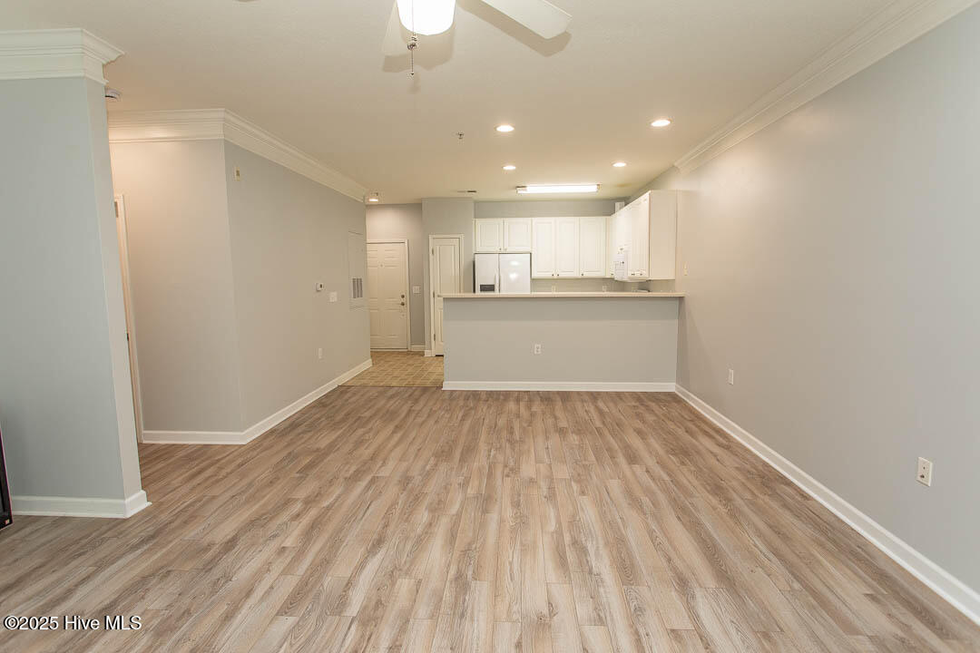 100532415 | Photo 14