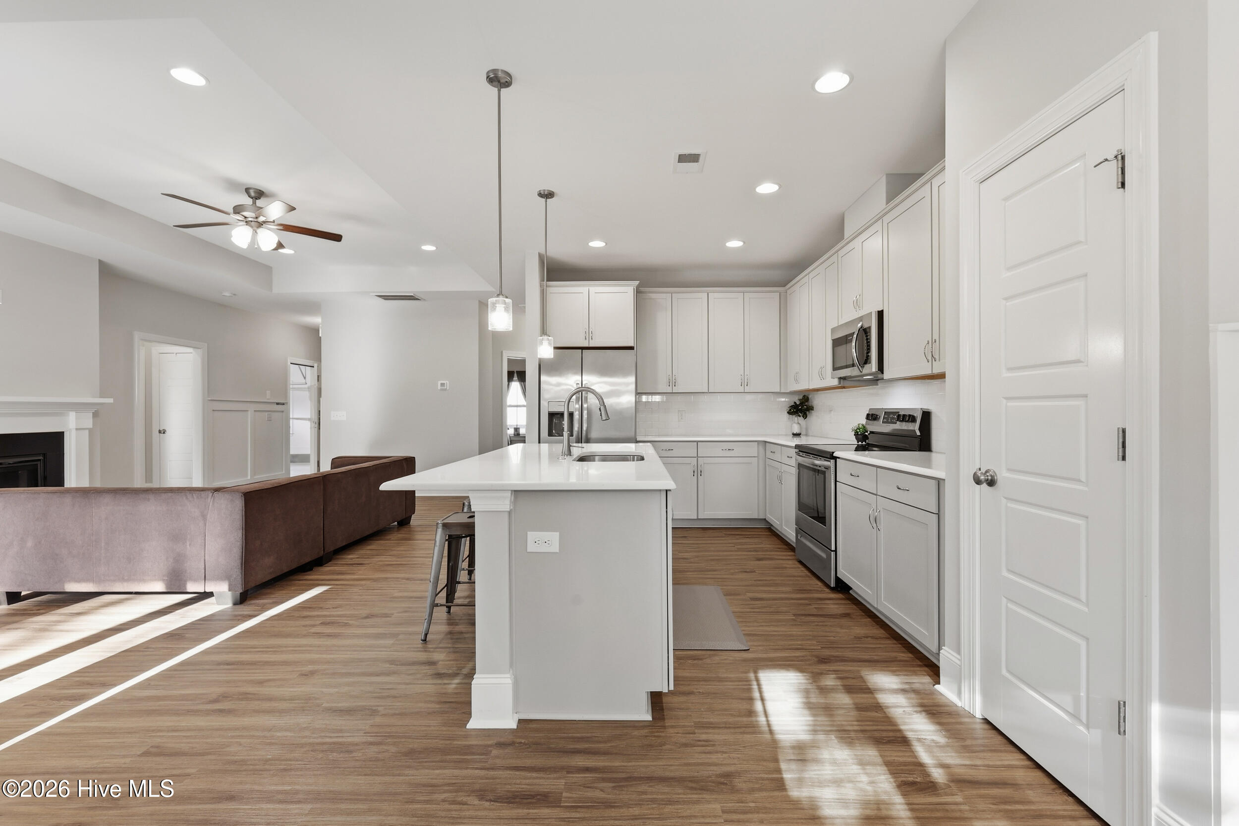 100557443 | Photo 16