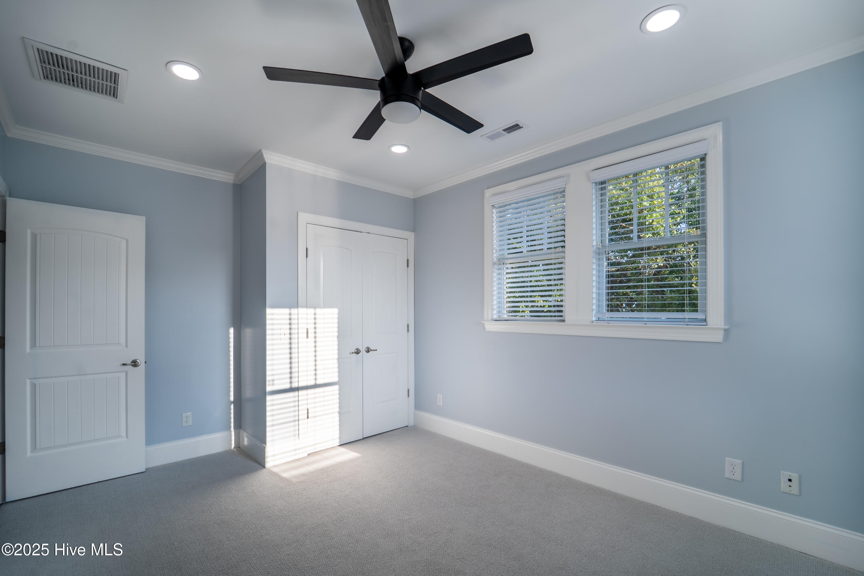 100544642 | Photo 37