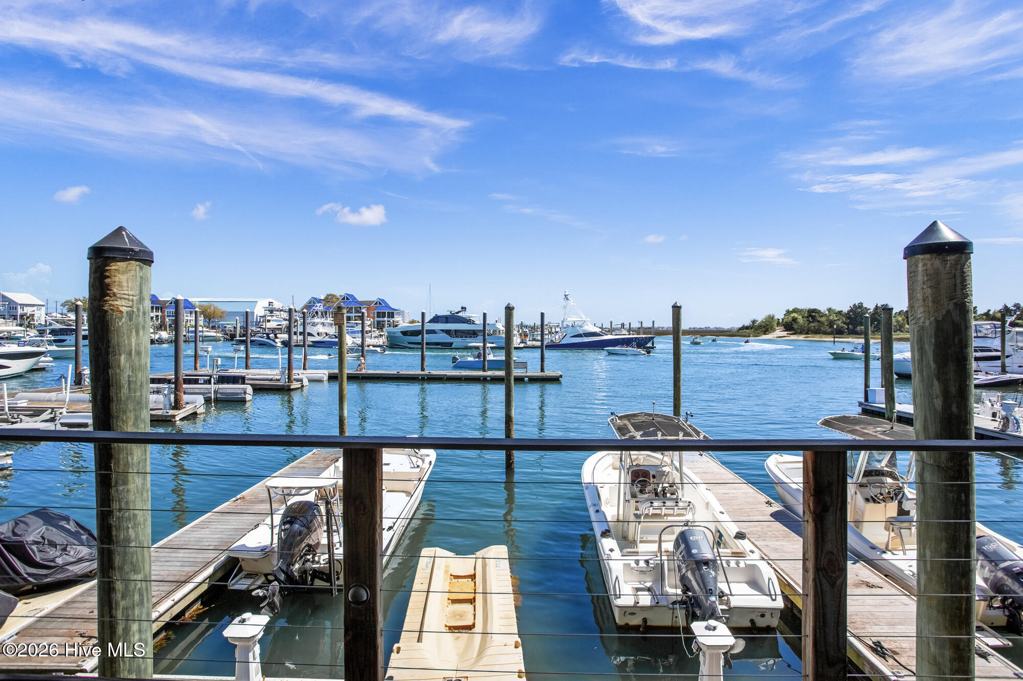 100565973 | Photo 13