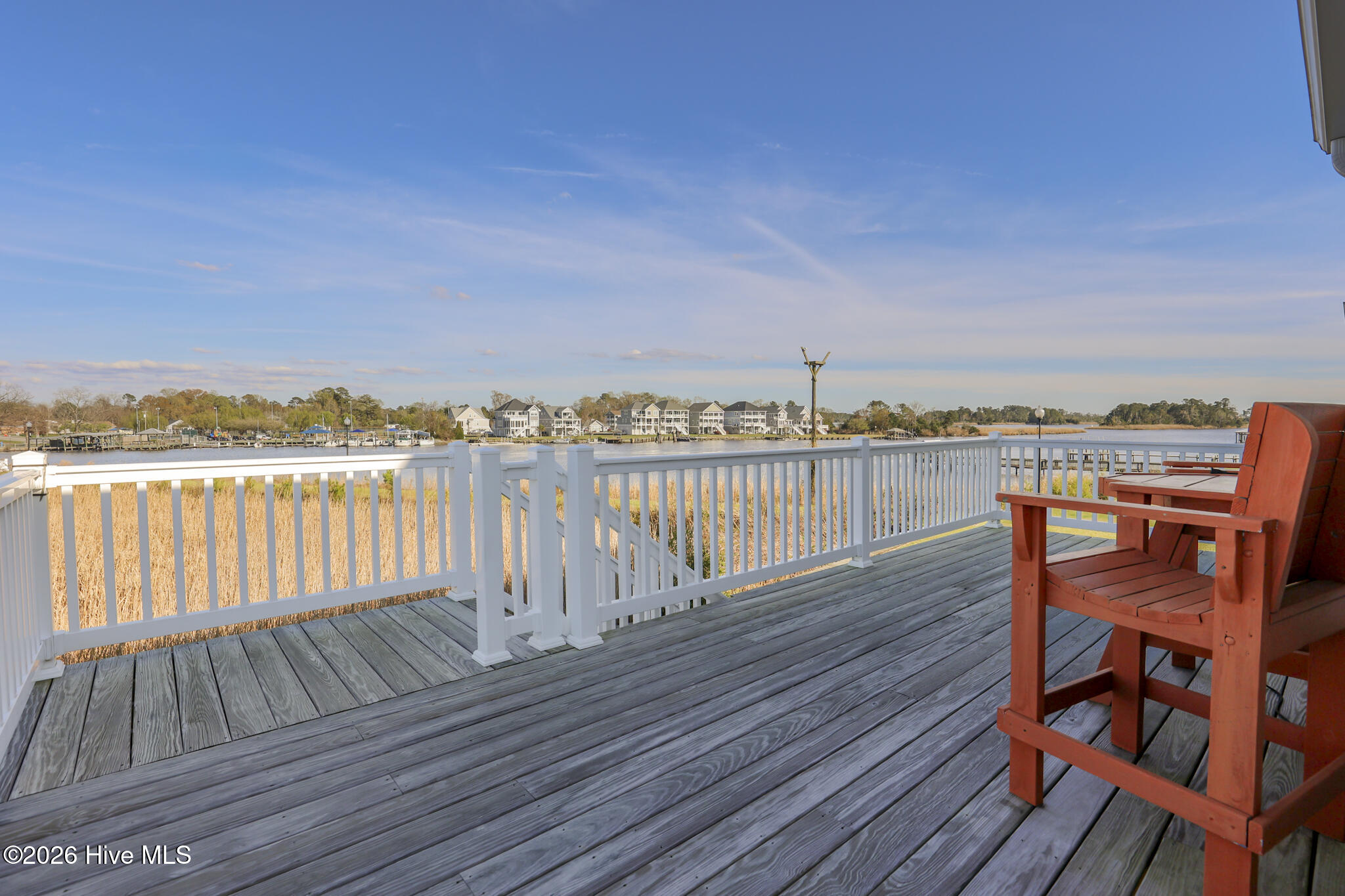 100564297 | Photo 30