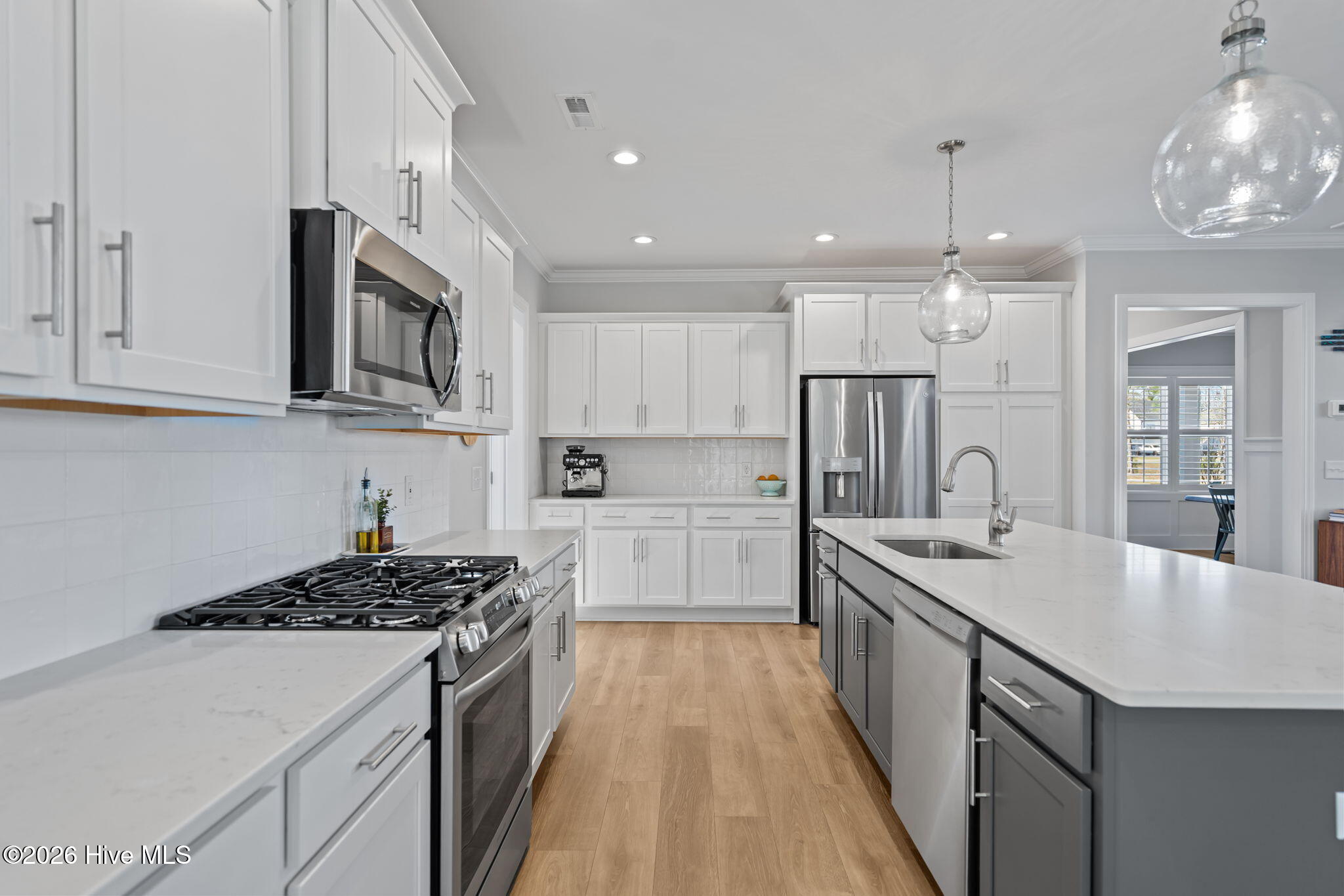 100562064 | Photo 18