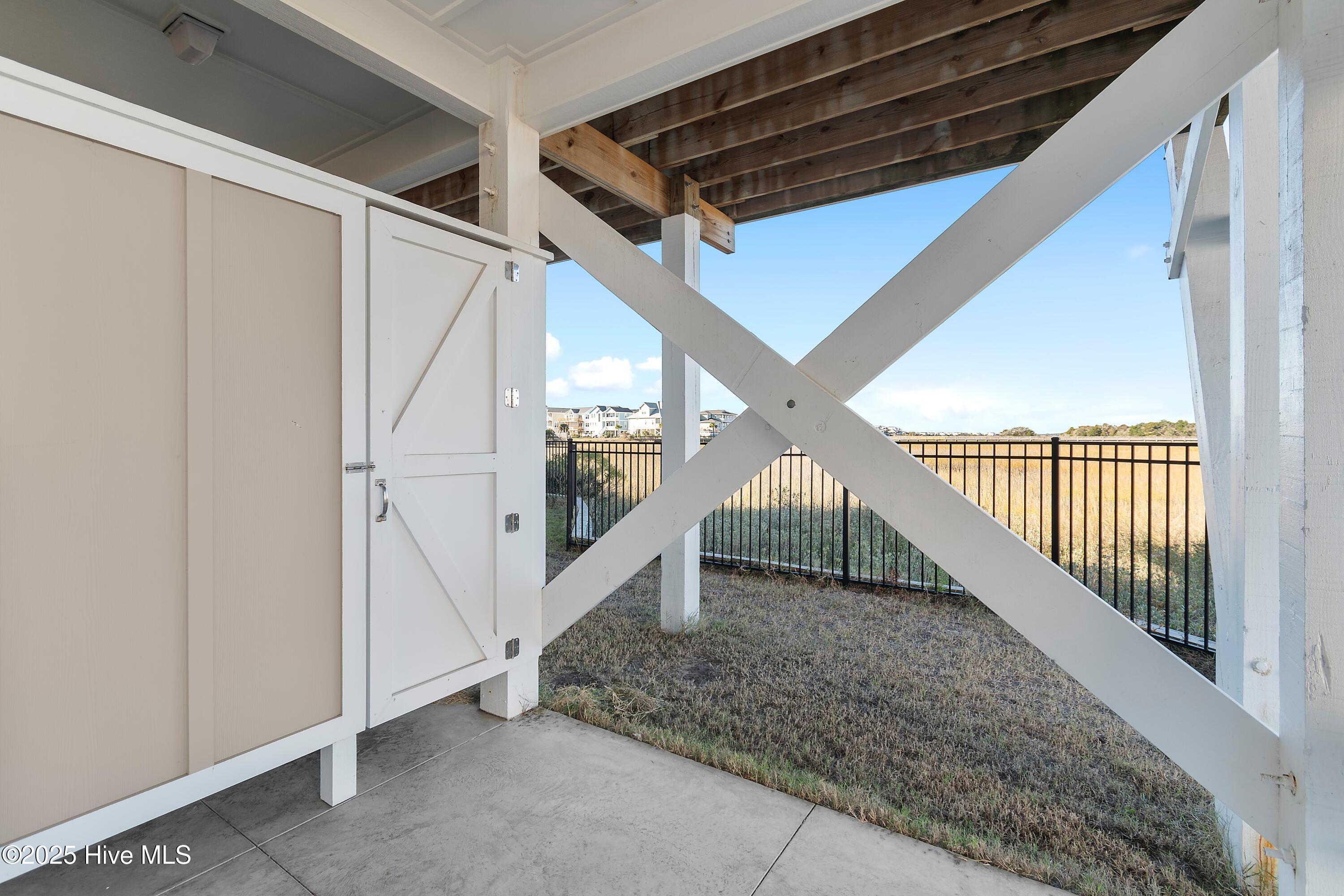 100541984 | Photo 43