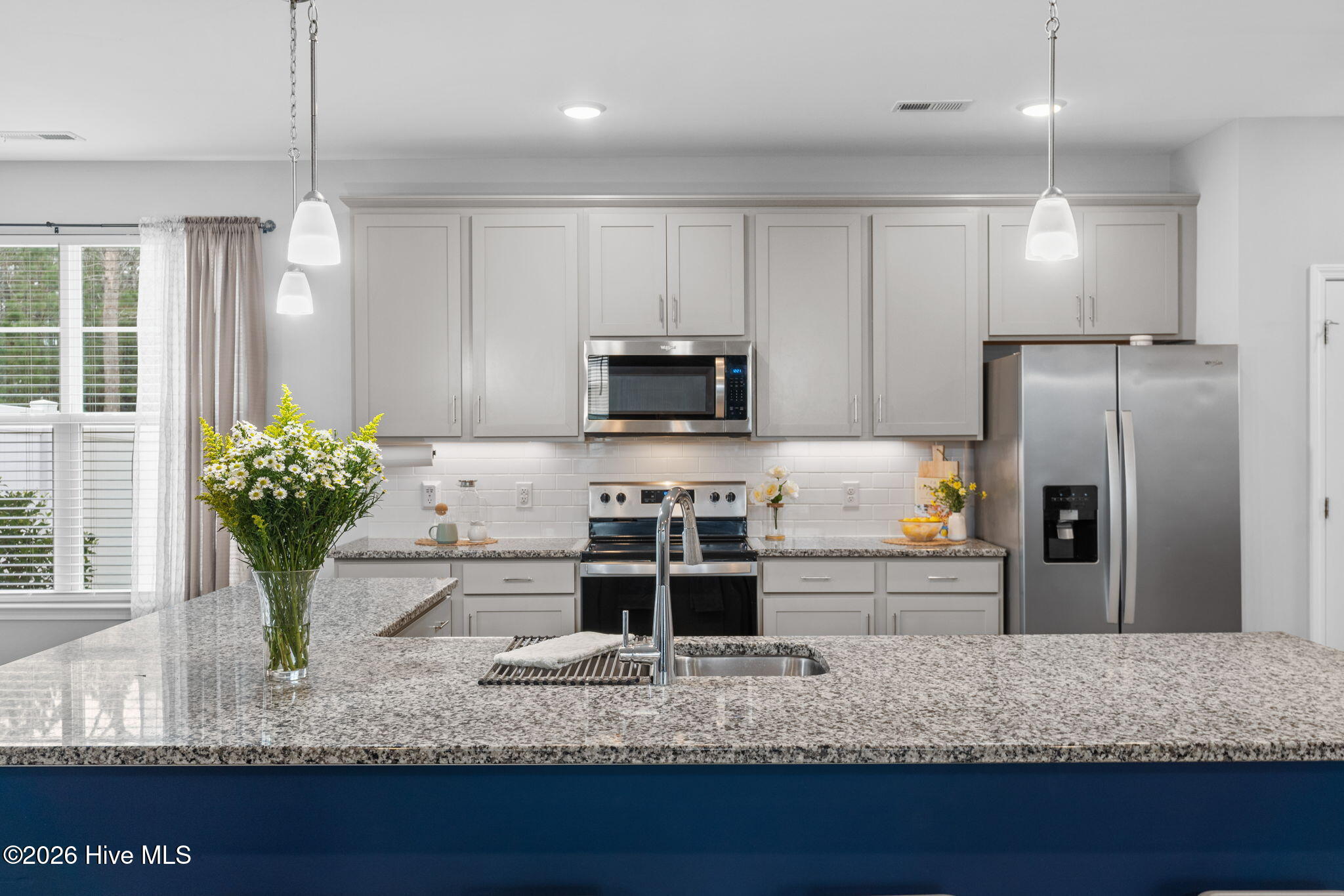 100559689 | Photo 10