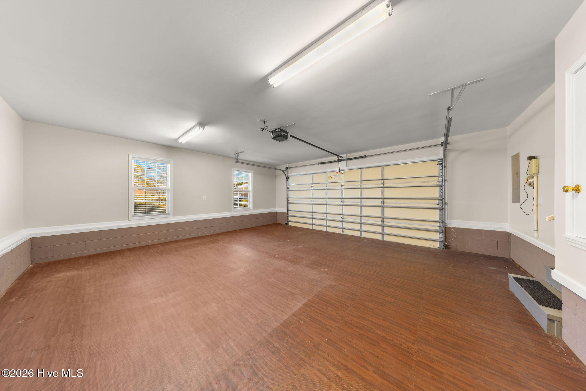 100554180 | Photo 19