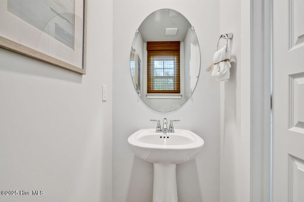 100532661 | Photo 15