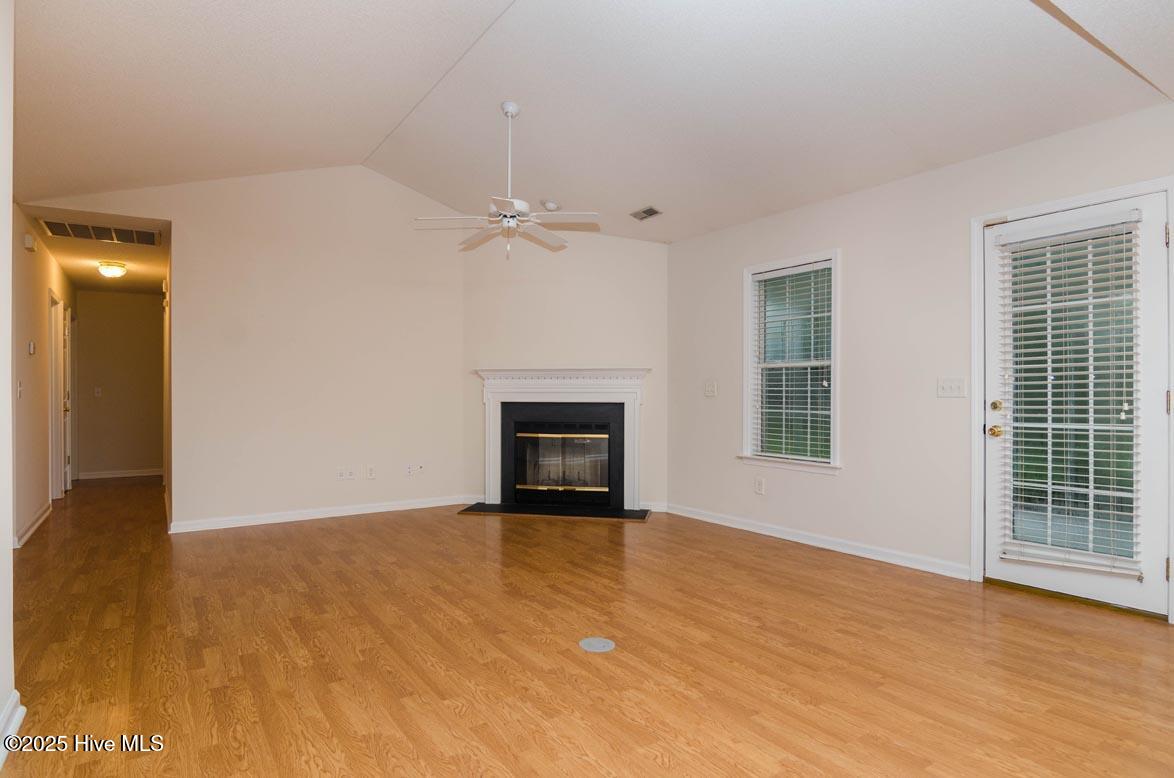 100562250 | Photo 10