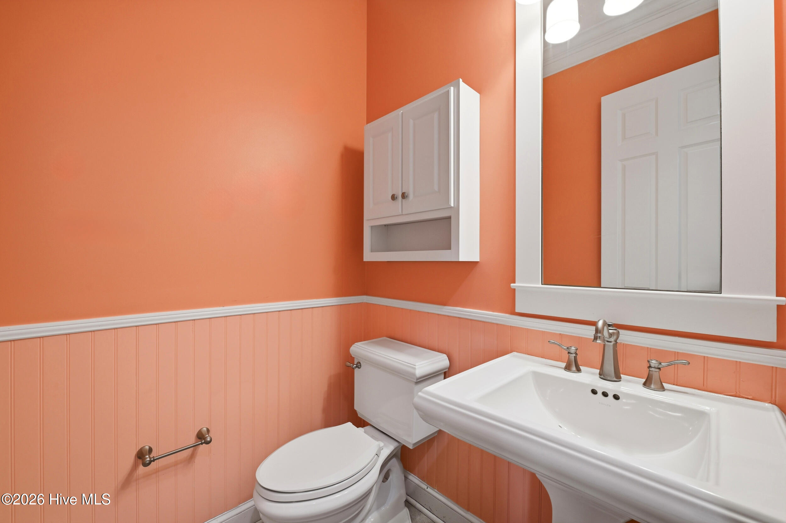 100566380 | Photo 35