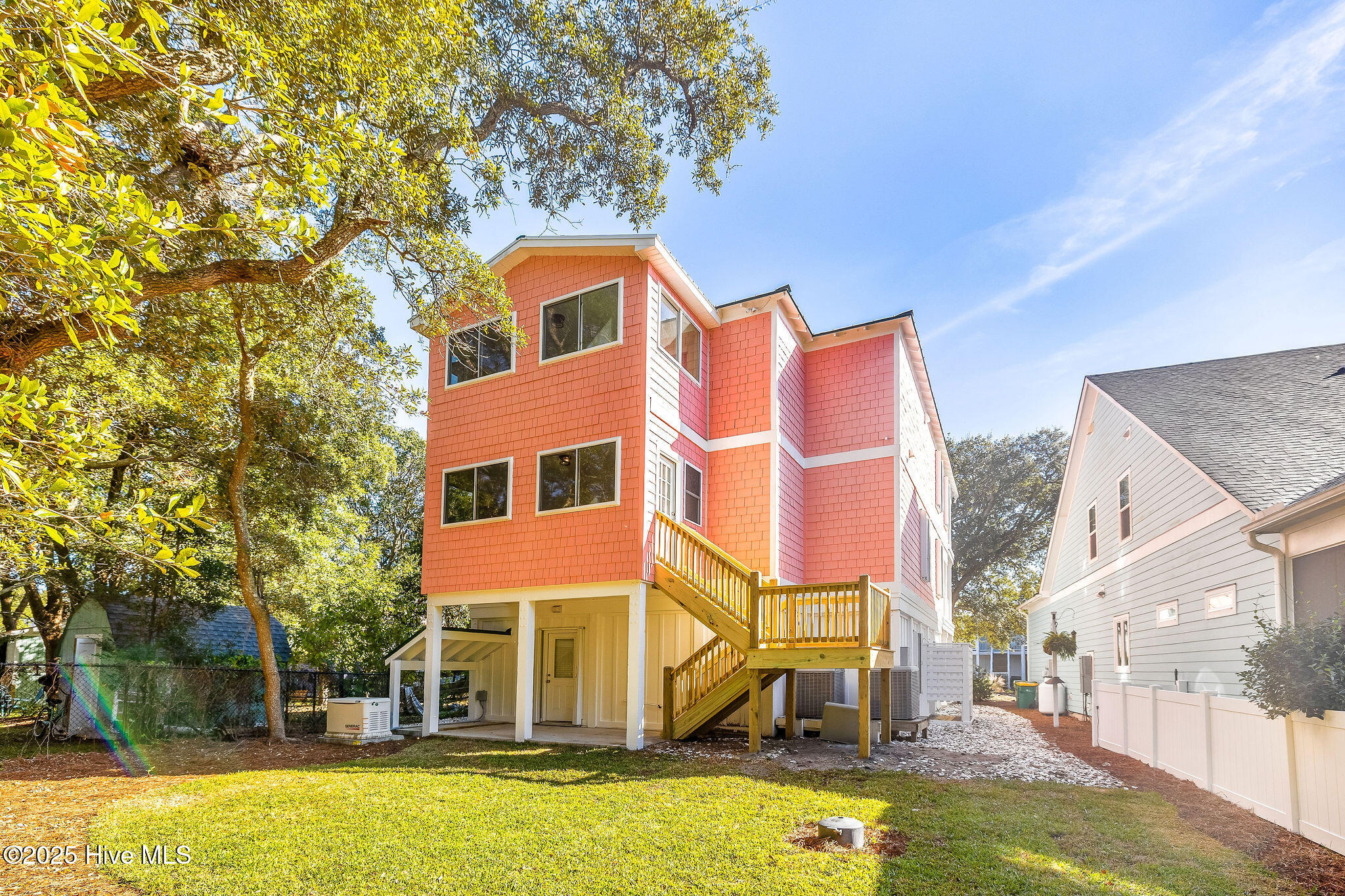 100540097 | Photo 57