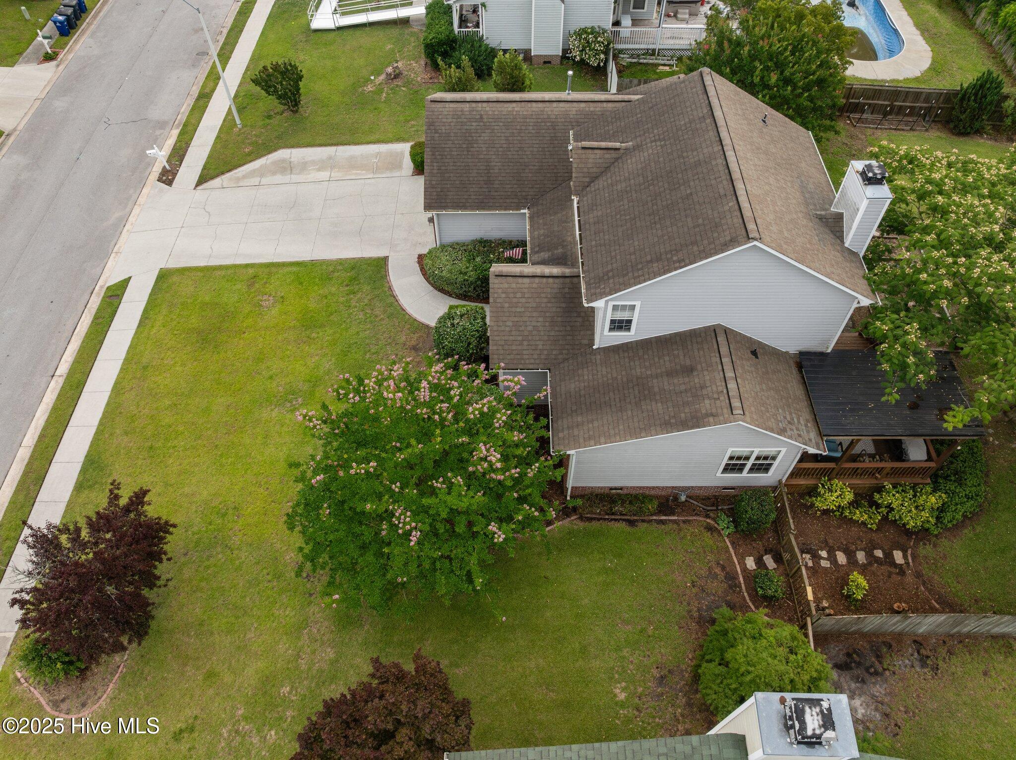 100548060 | Photo 47