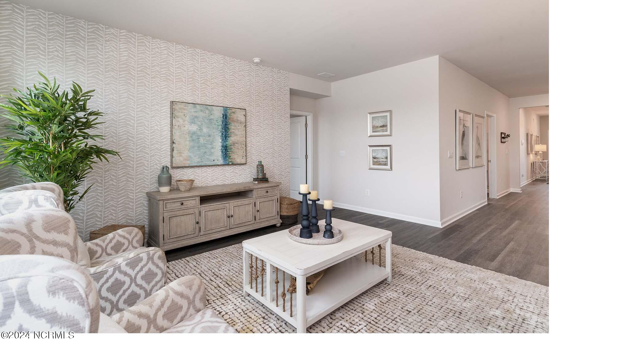 100550944 | Photo 11