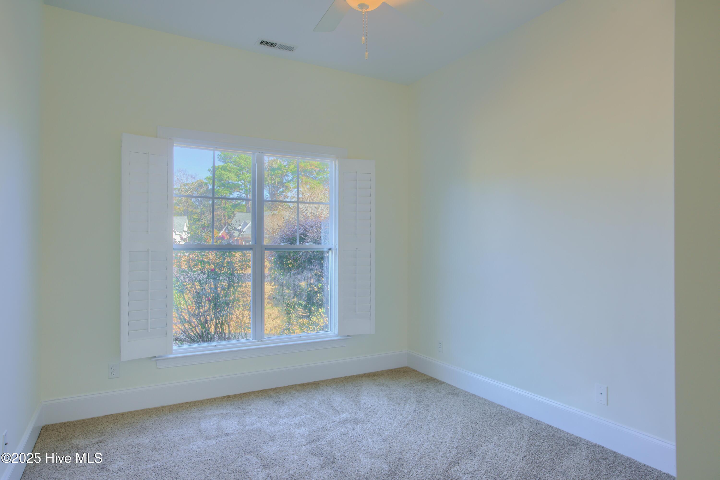 100545720 | Photo 21