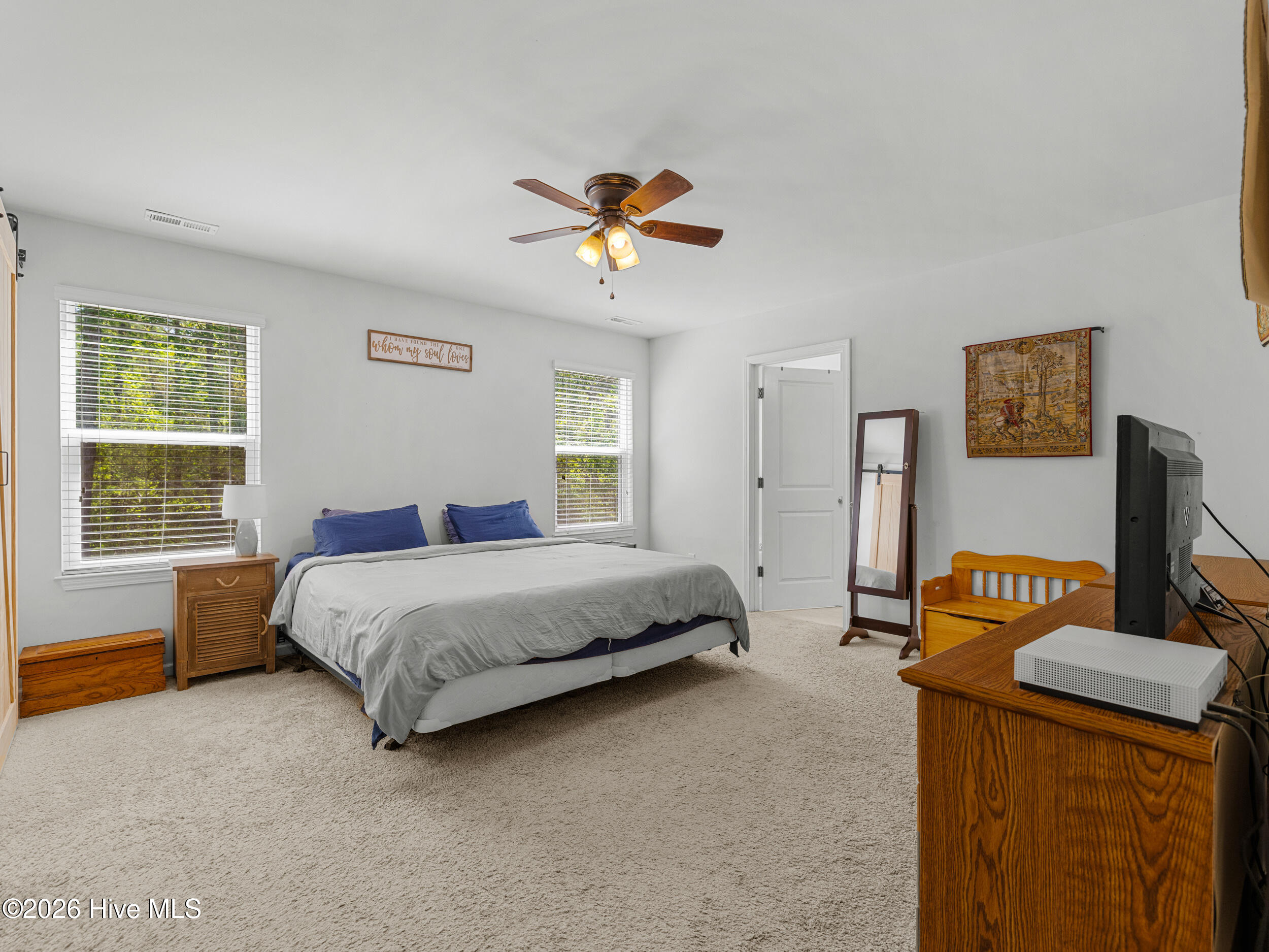 100567072 | Photo 24