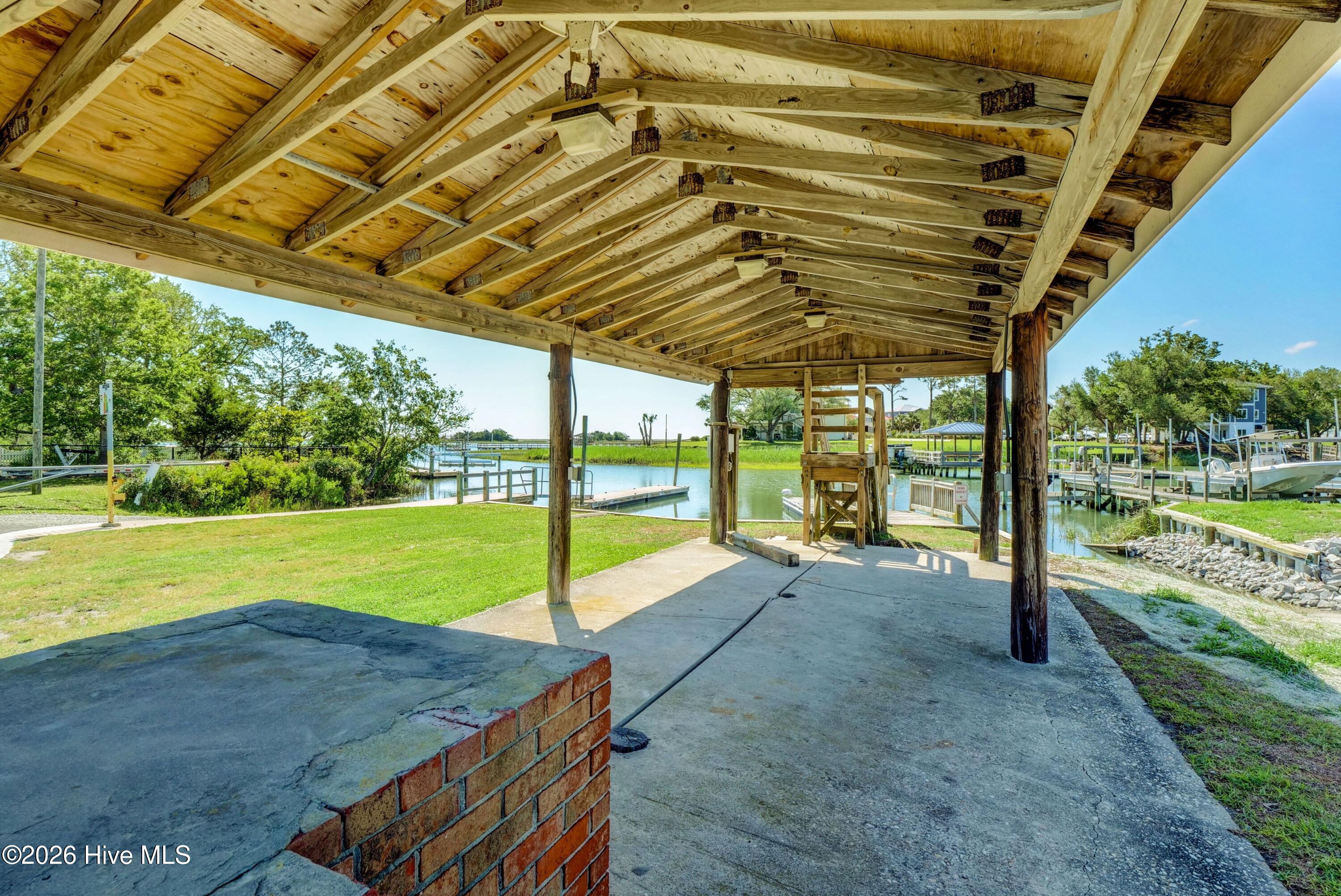 100567806 | Photo 64