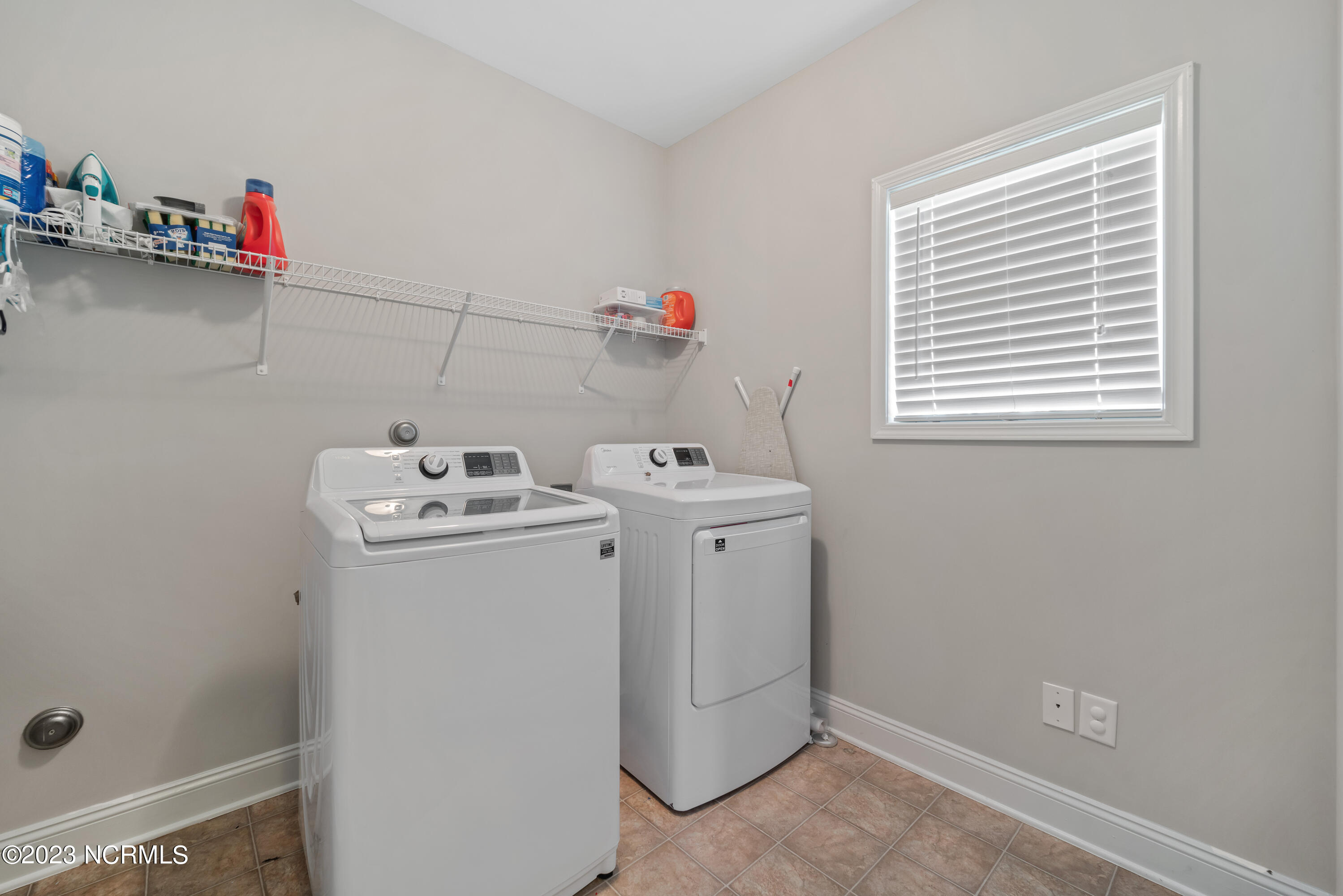 100570623 | Photo 11