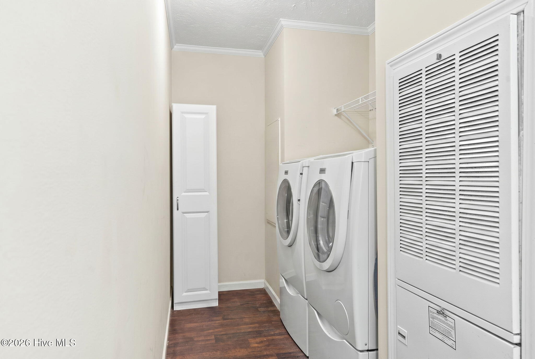 100567854 | Photo 21