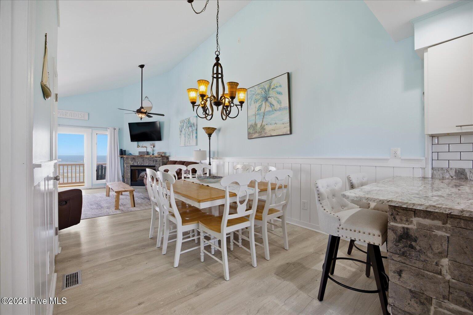 100555921 | Photo 38