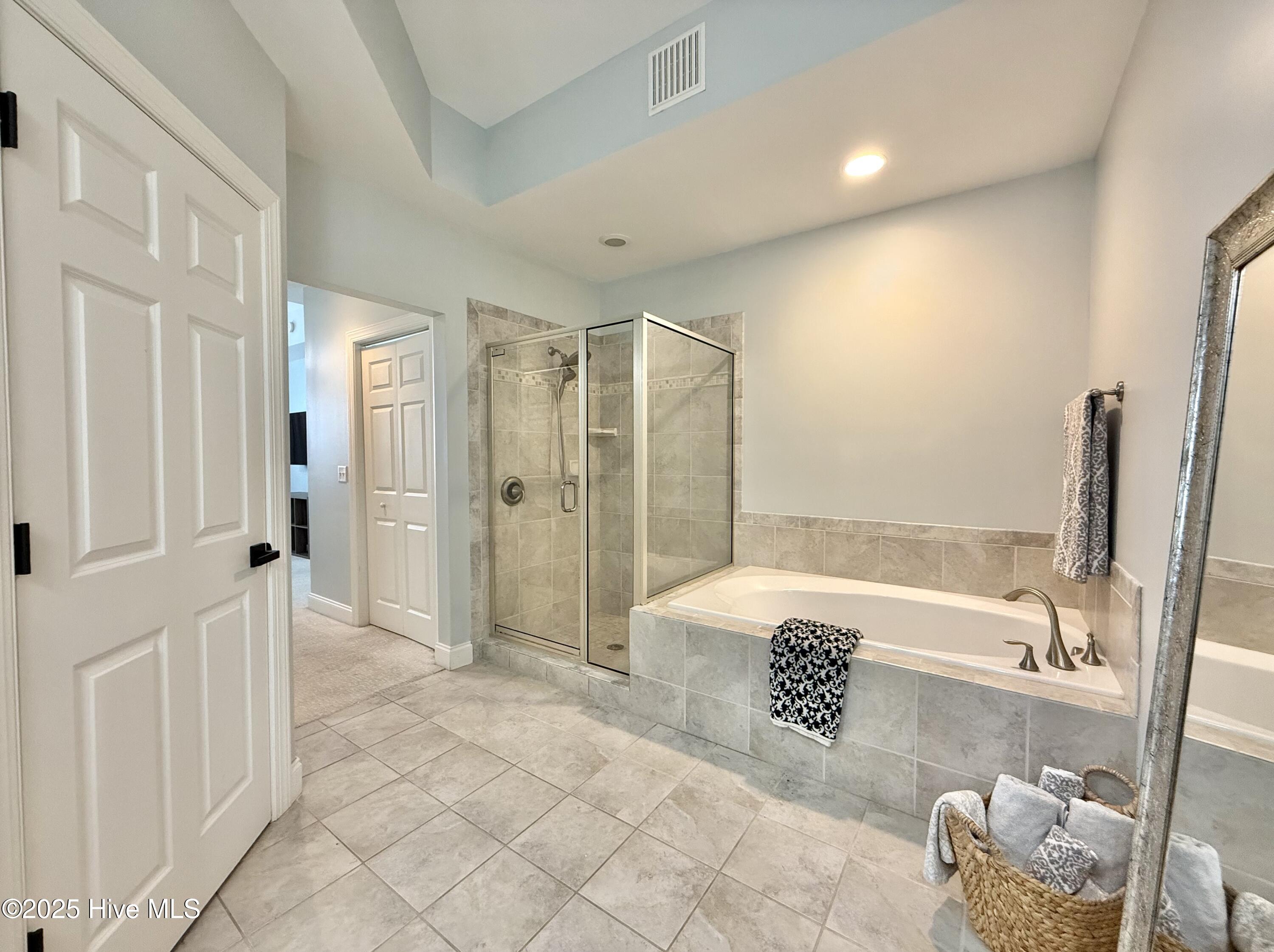 100542840 | Photo 28