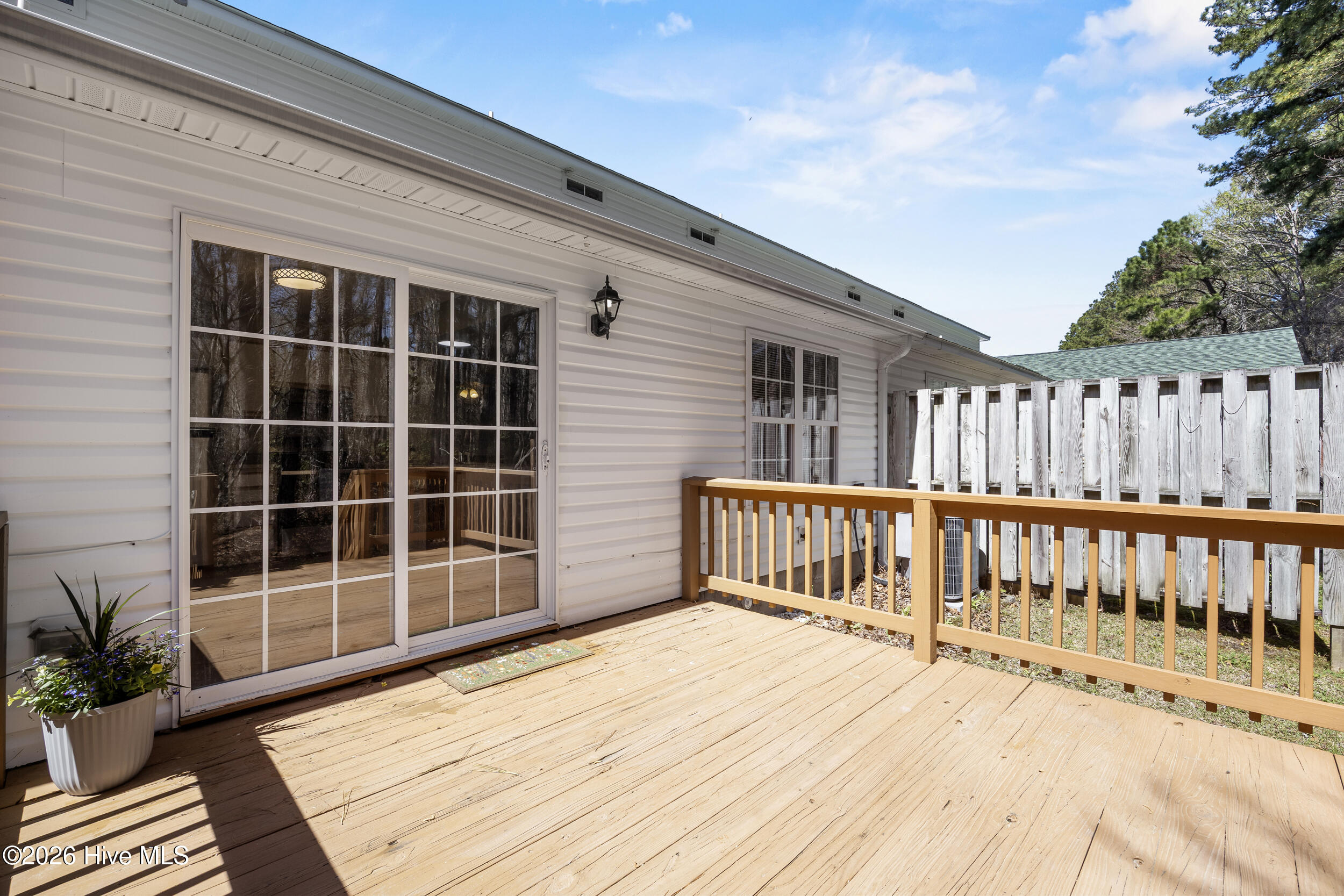 100561186 | Photo 27