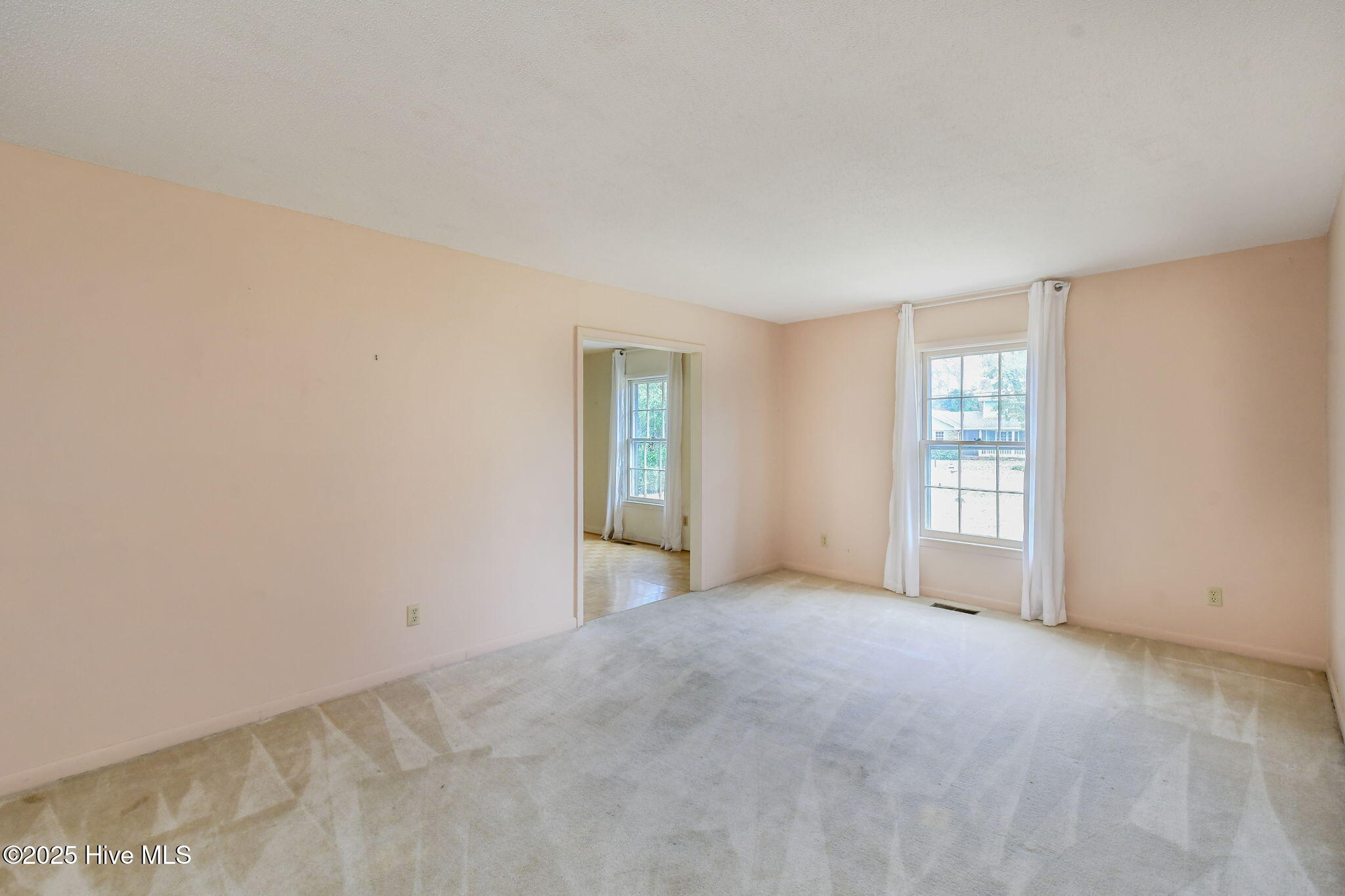 100521398 | Photo 10