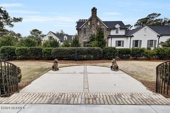 100543138 | Photo 51