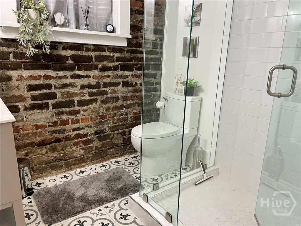 210 E State Street, Savannah, GA, 31401