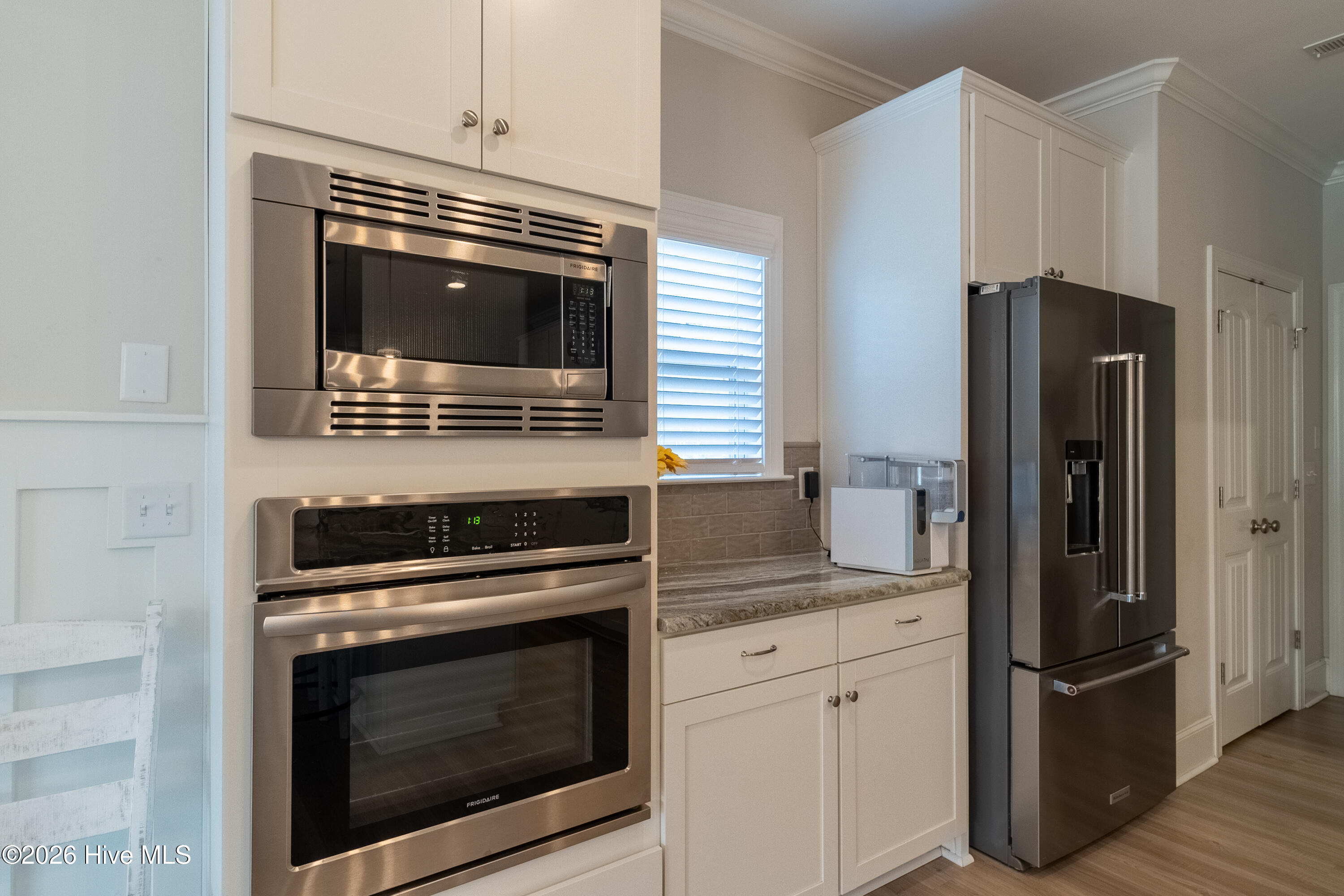 100549108 | Photo 11