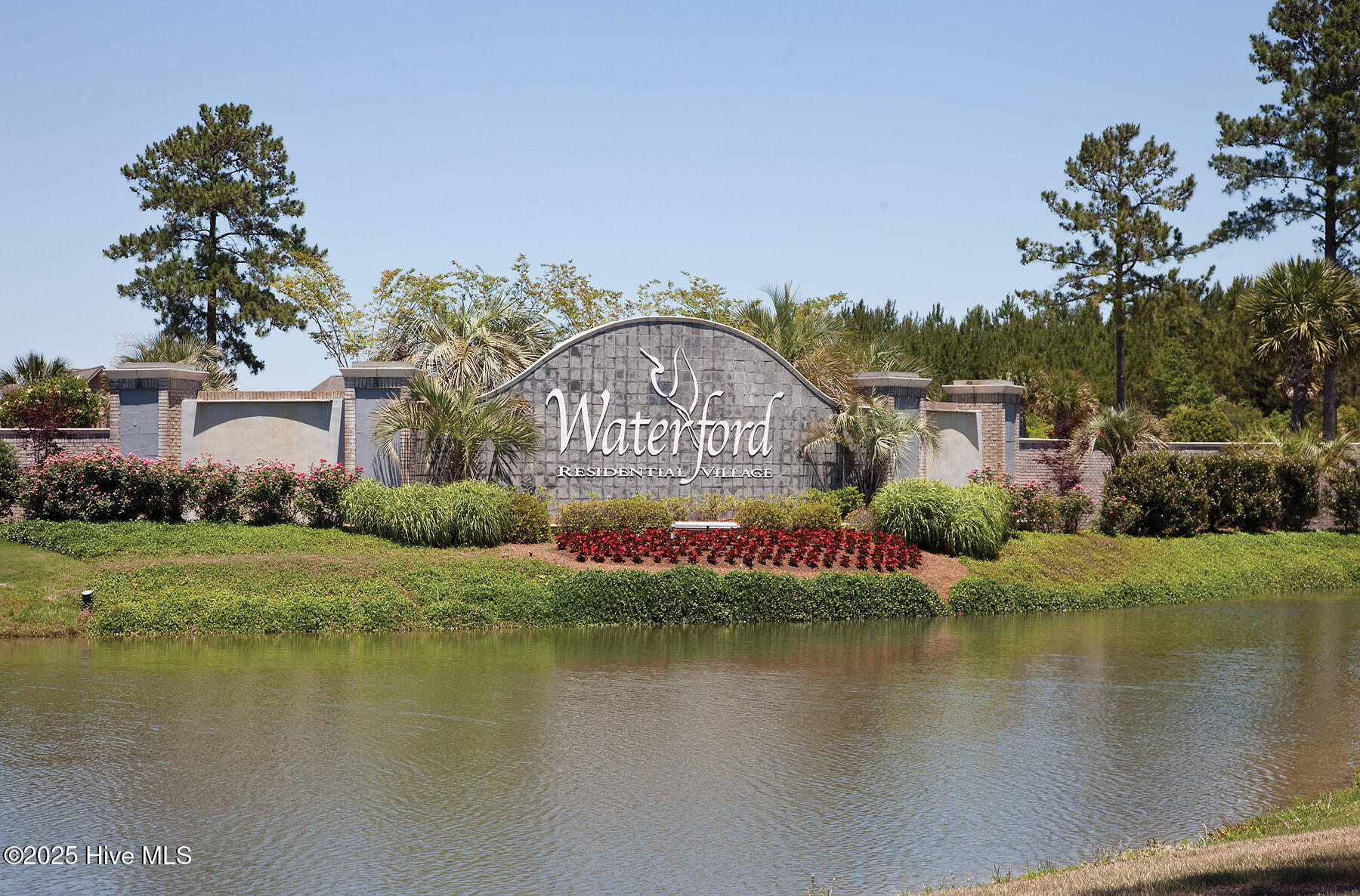 100537210 | Photo 43