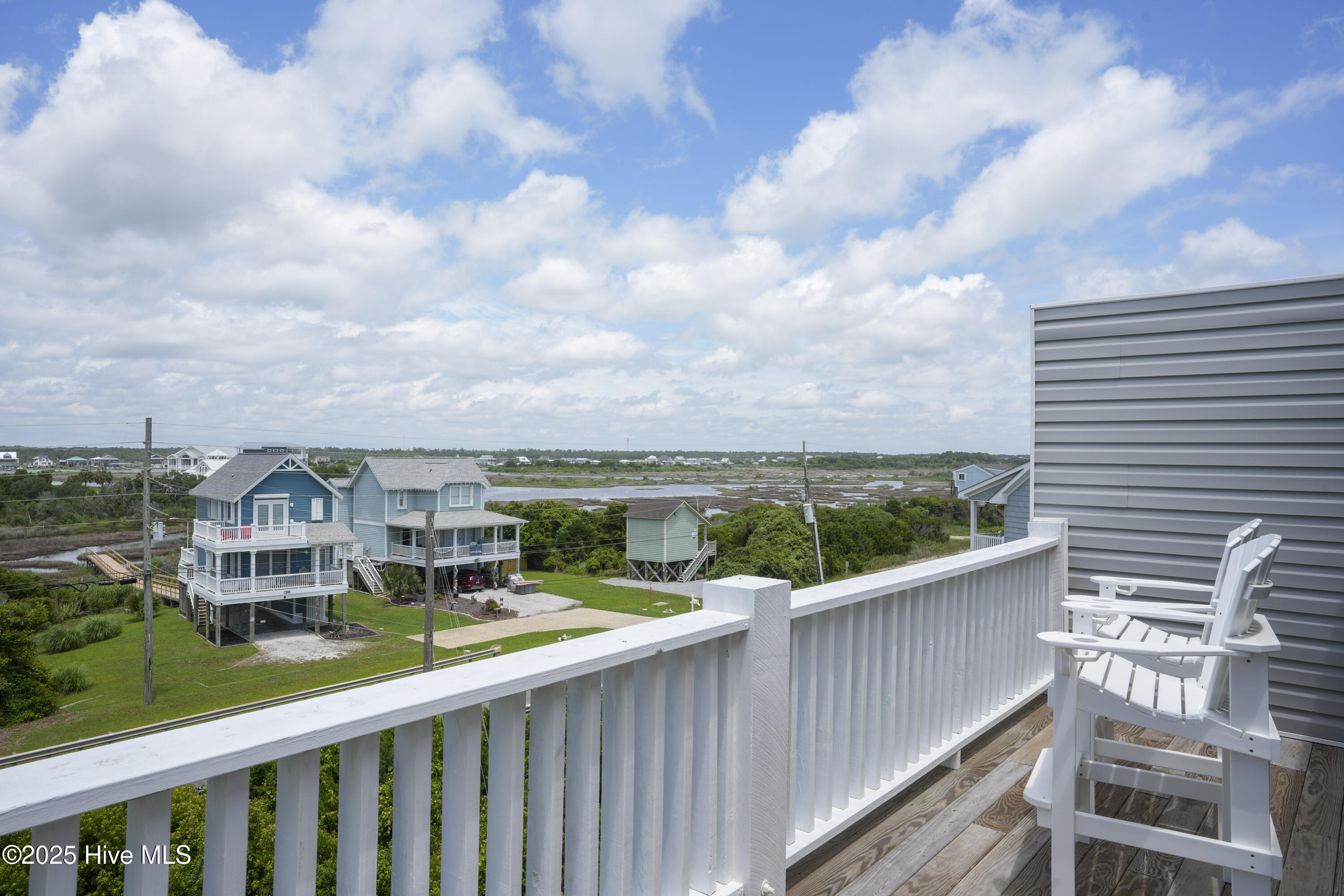 100510415 | Photo 51