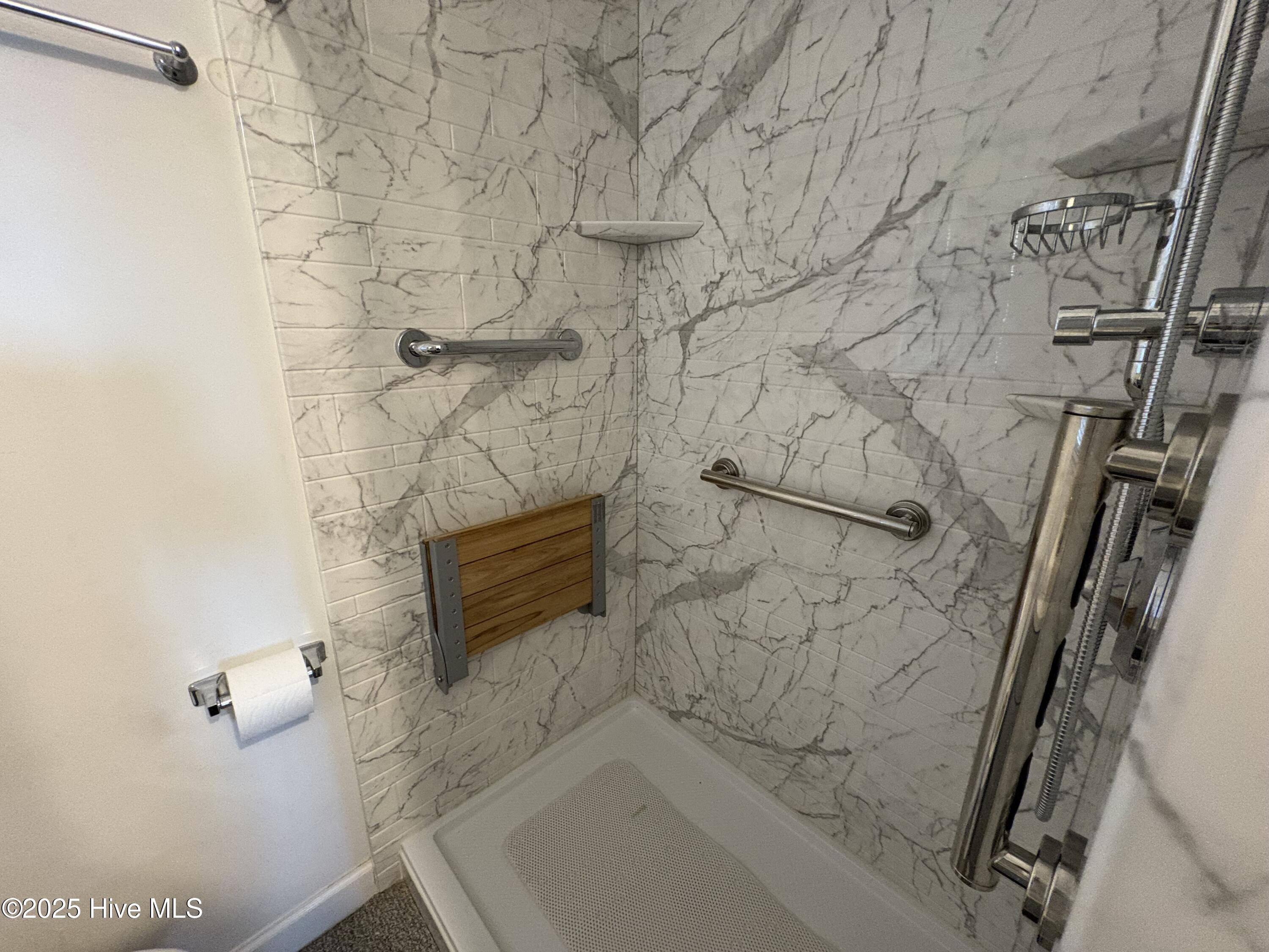 100534974 | Photo 36