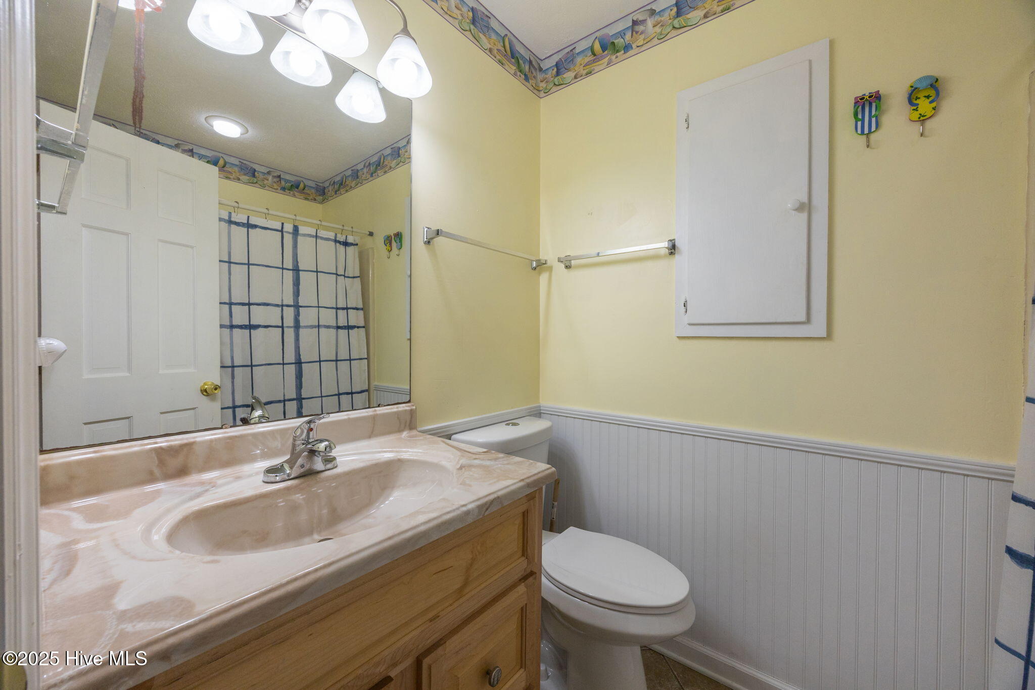 100567409 | Photo 51