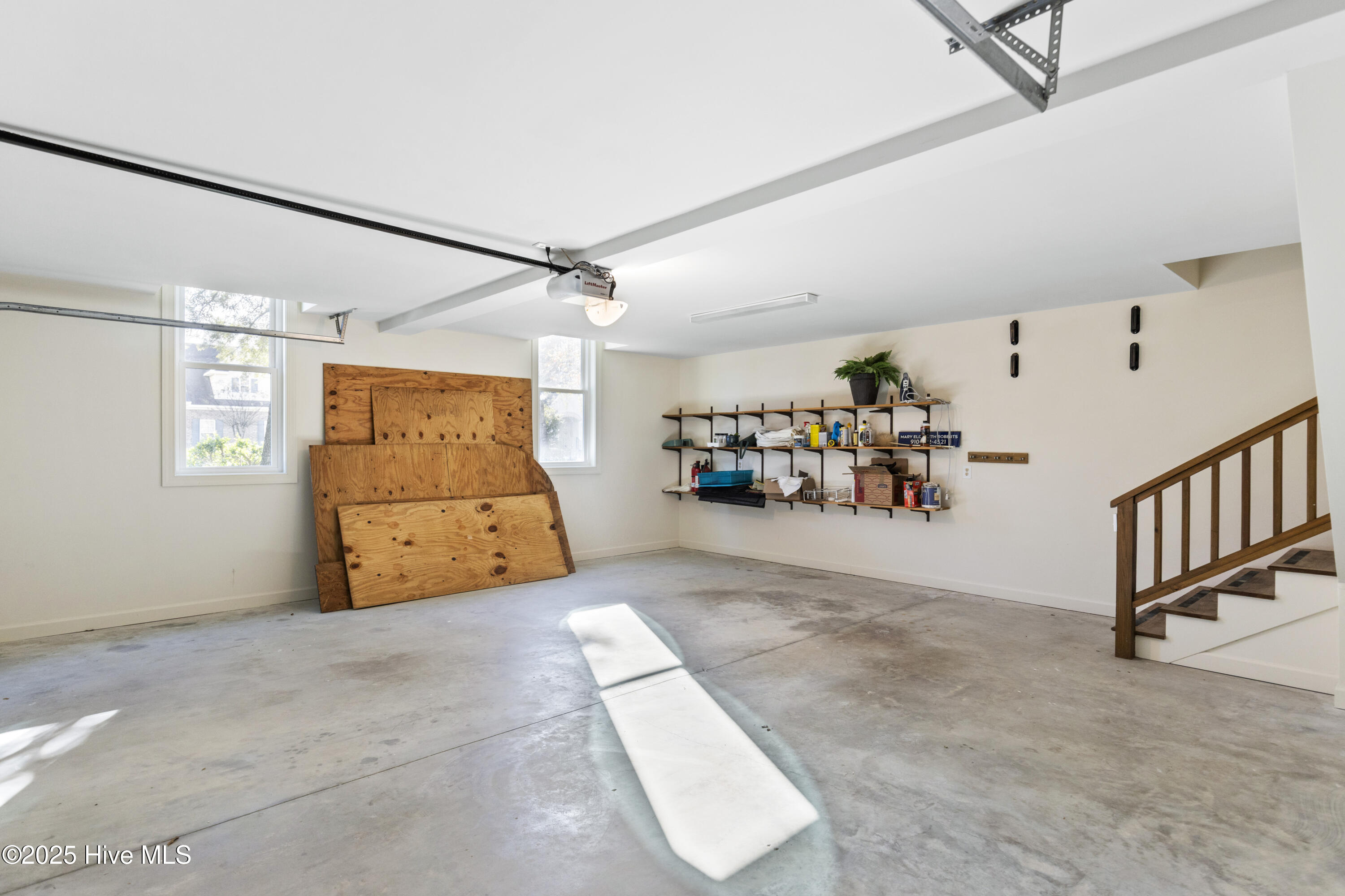 100539771 | Photo 60