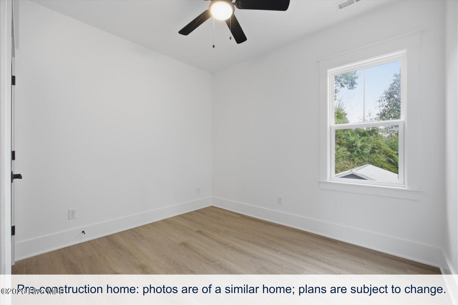 100567849 | Photo 51