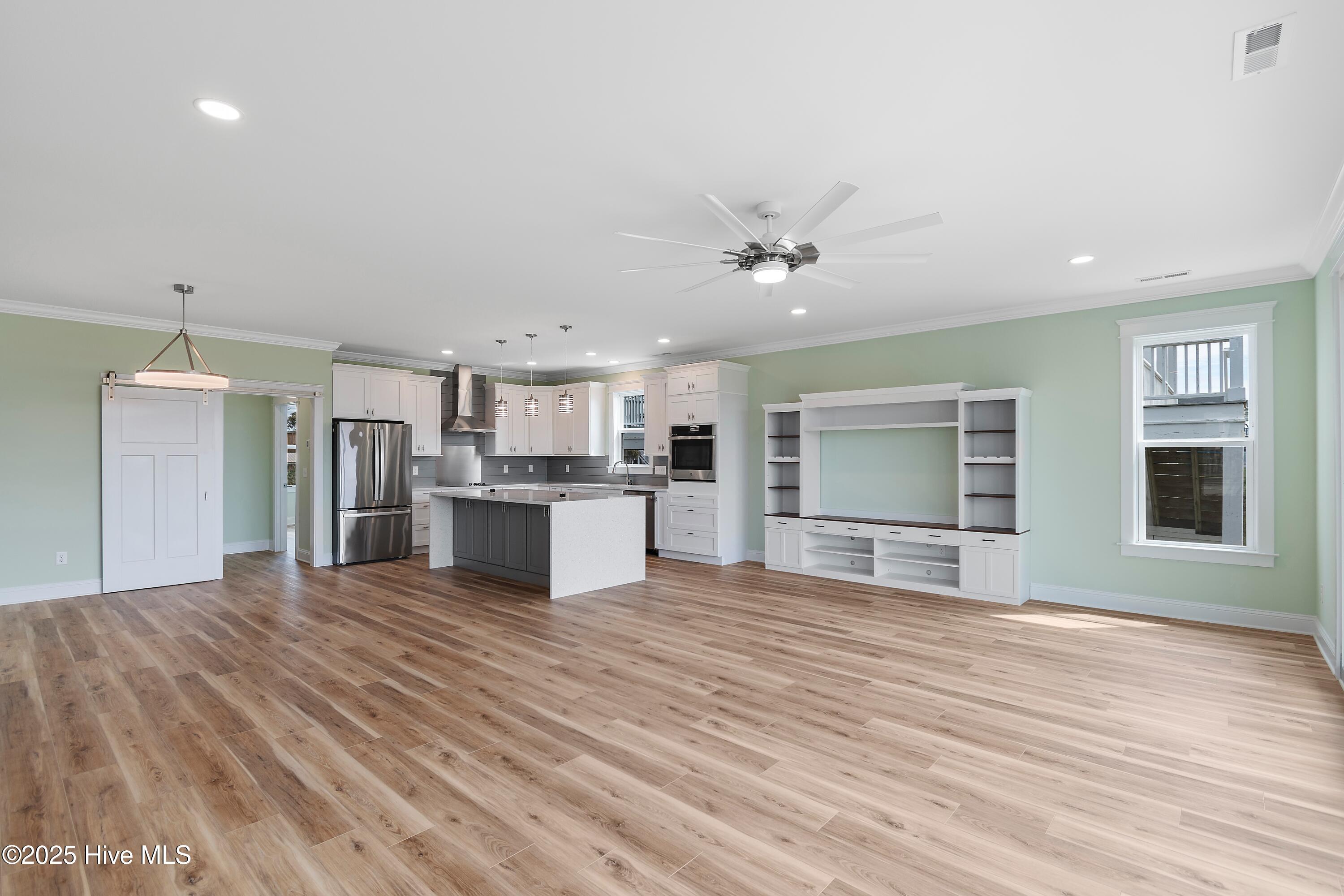 100549252 | Photo 26