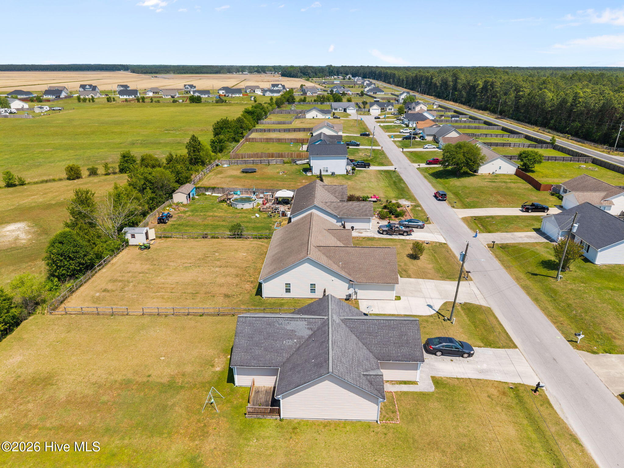 100569834 | Photo 47