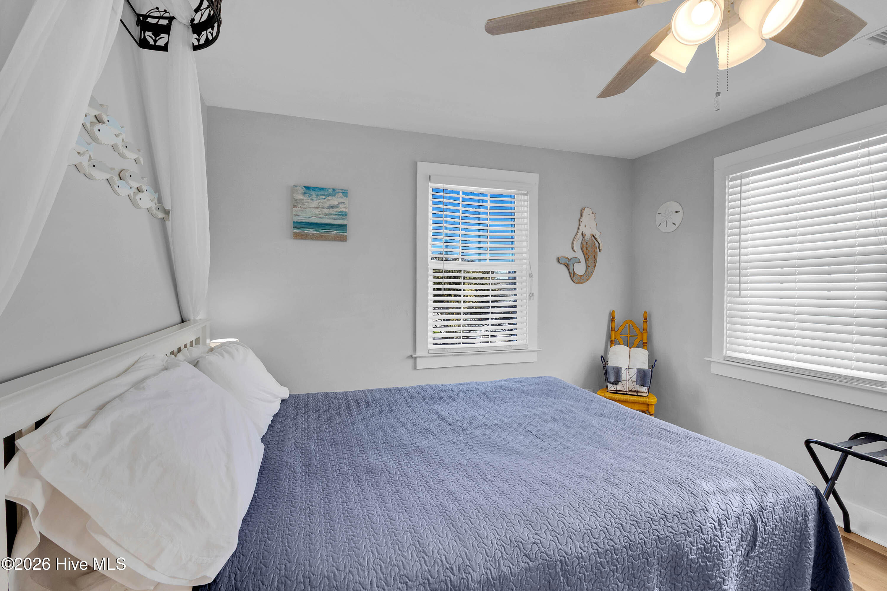 100550780 | Photo 33