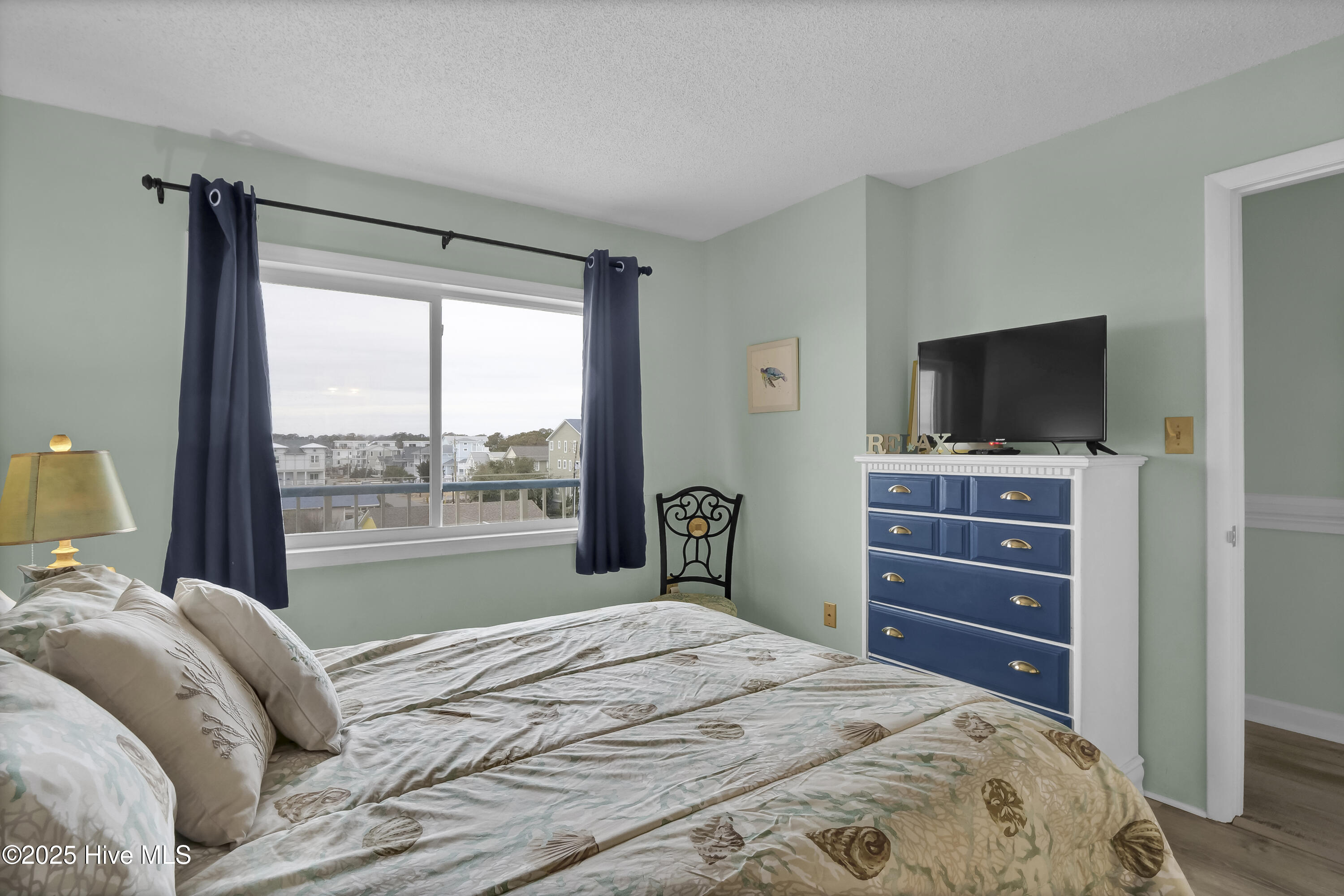 100525752 | Photo 16